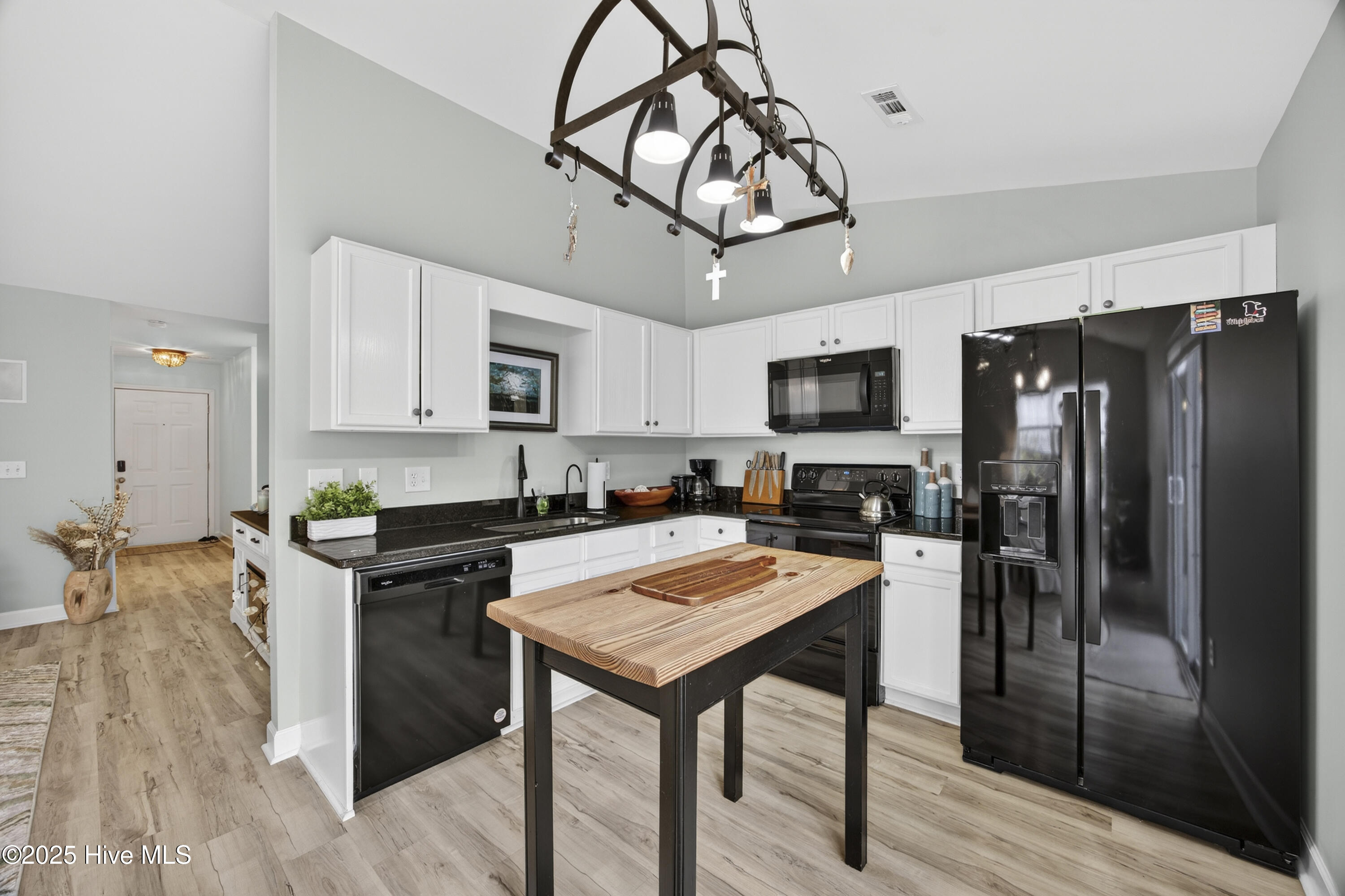 100543096 | Photo 10