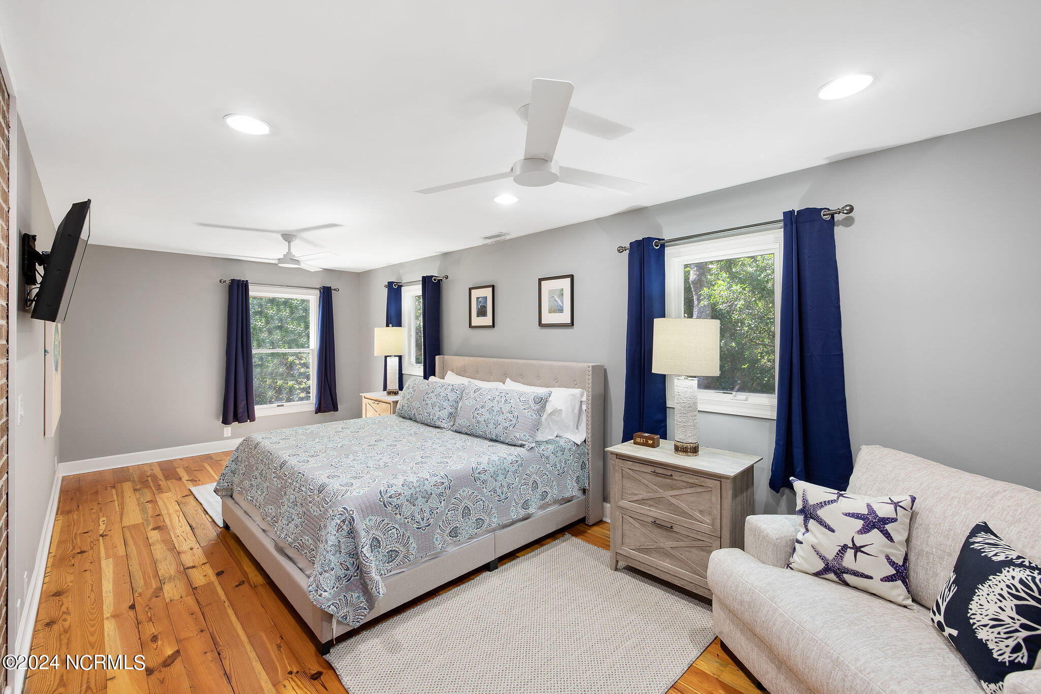 100493590 | Photo 34