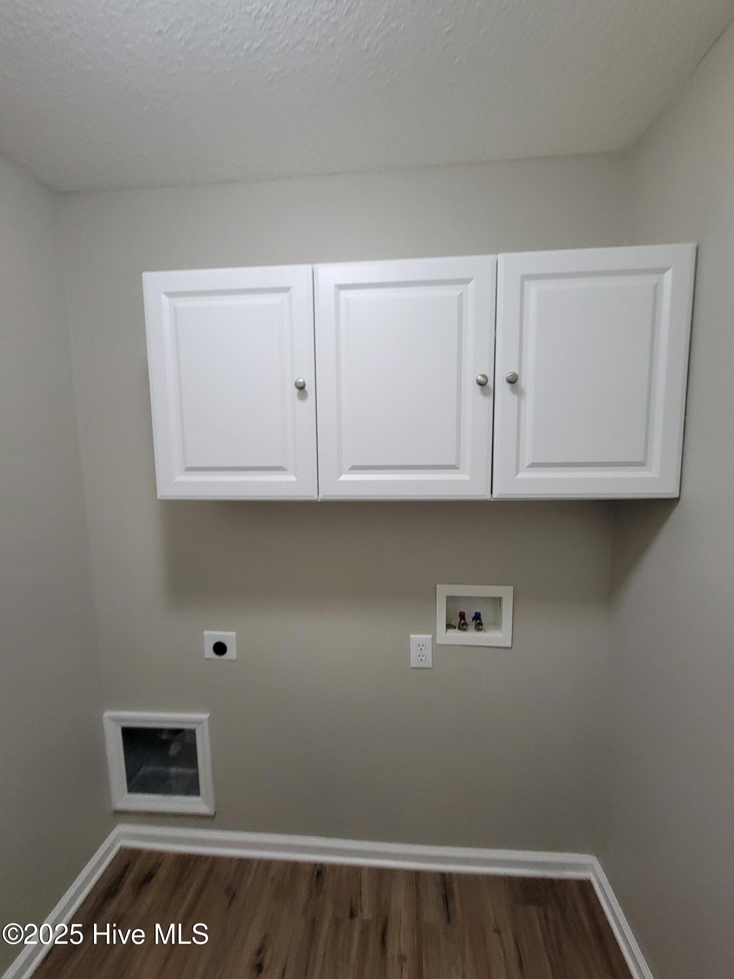 100547023 | Photo 11