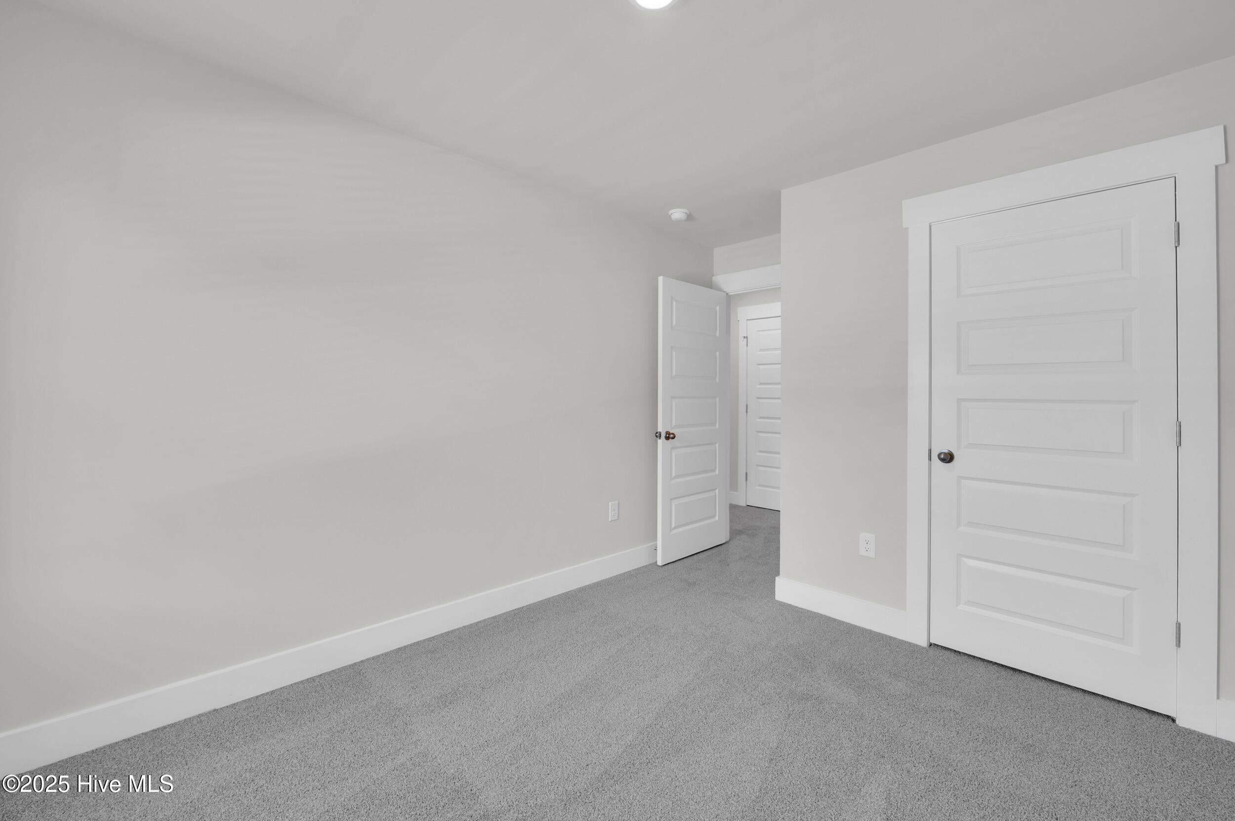 100539430 | Photo 24