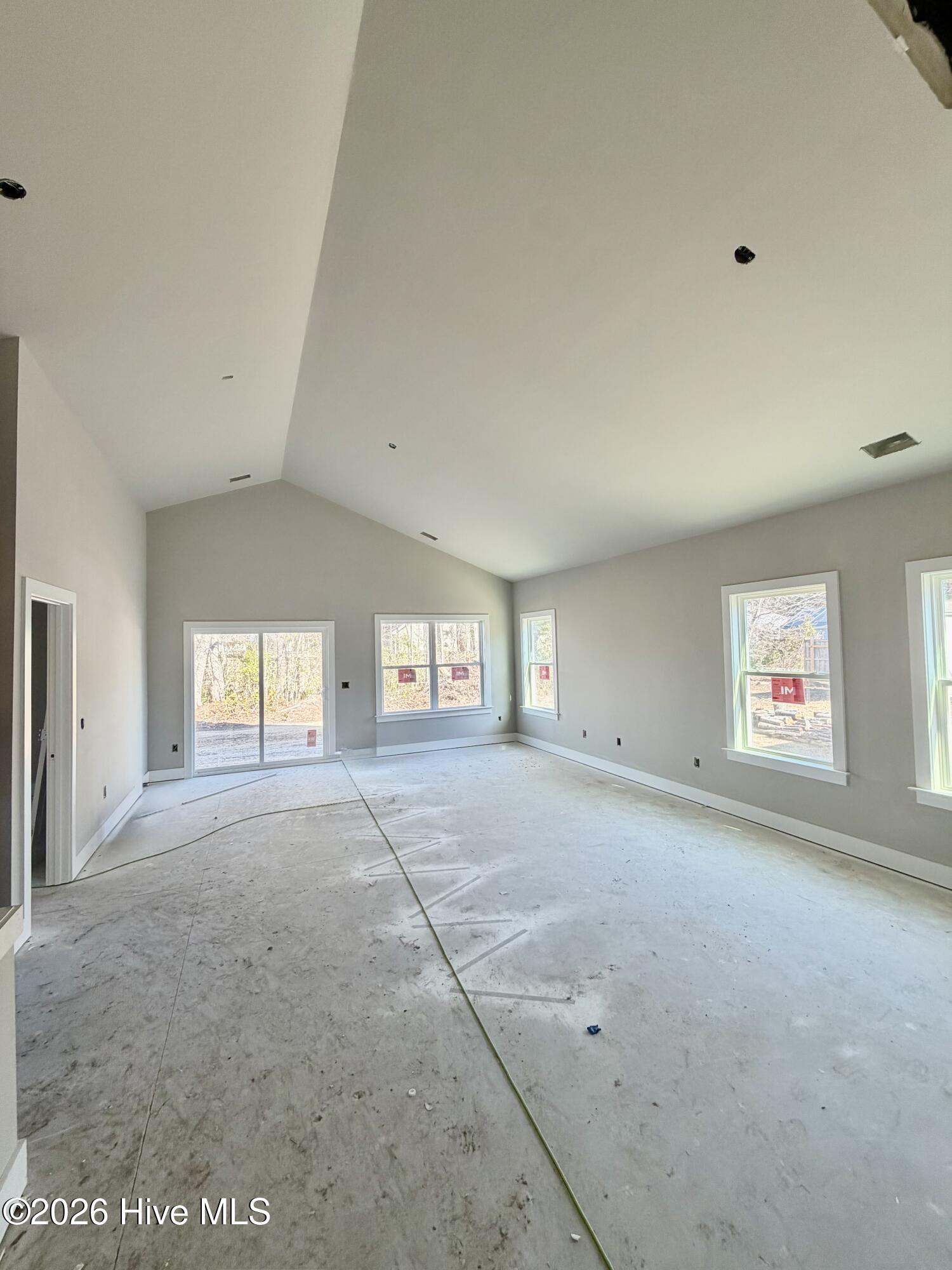 100547576 | Photo 38