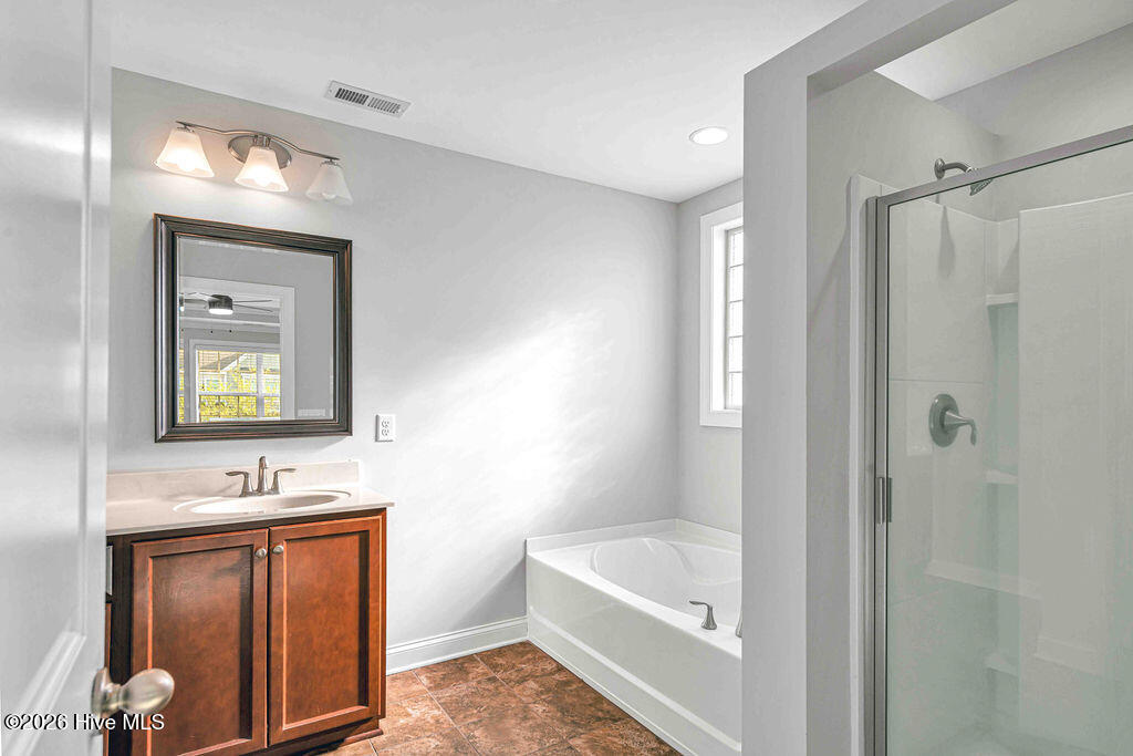 100566446 | Photo 48