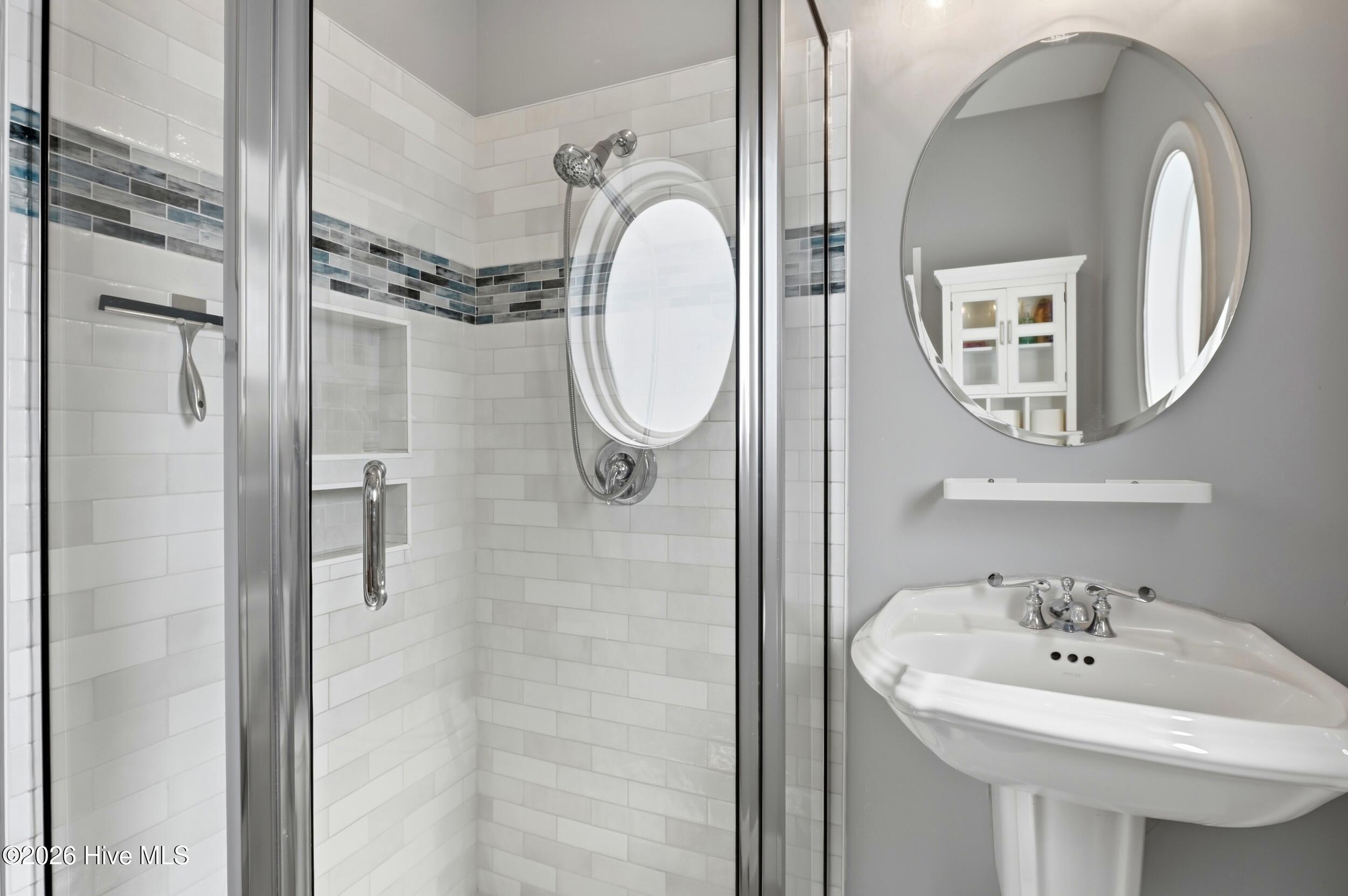 100557238 | Photo 28