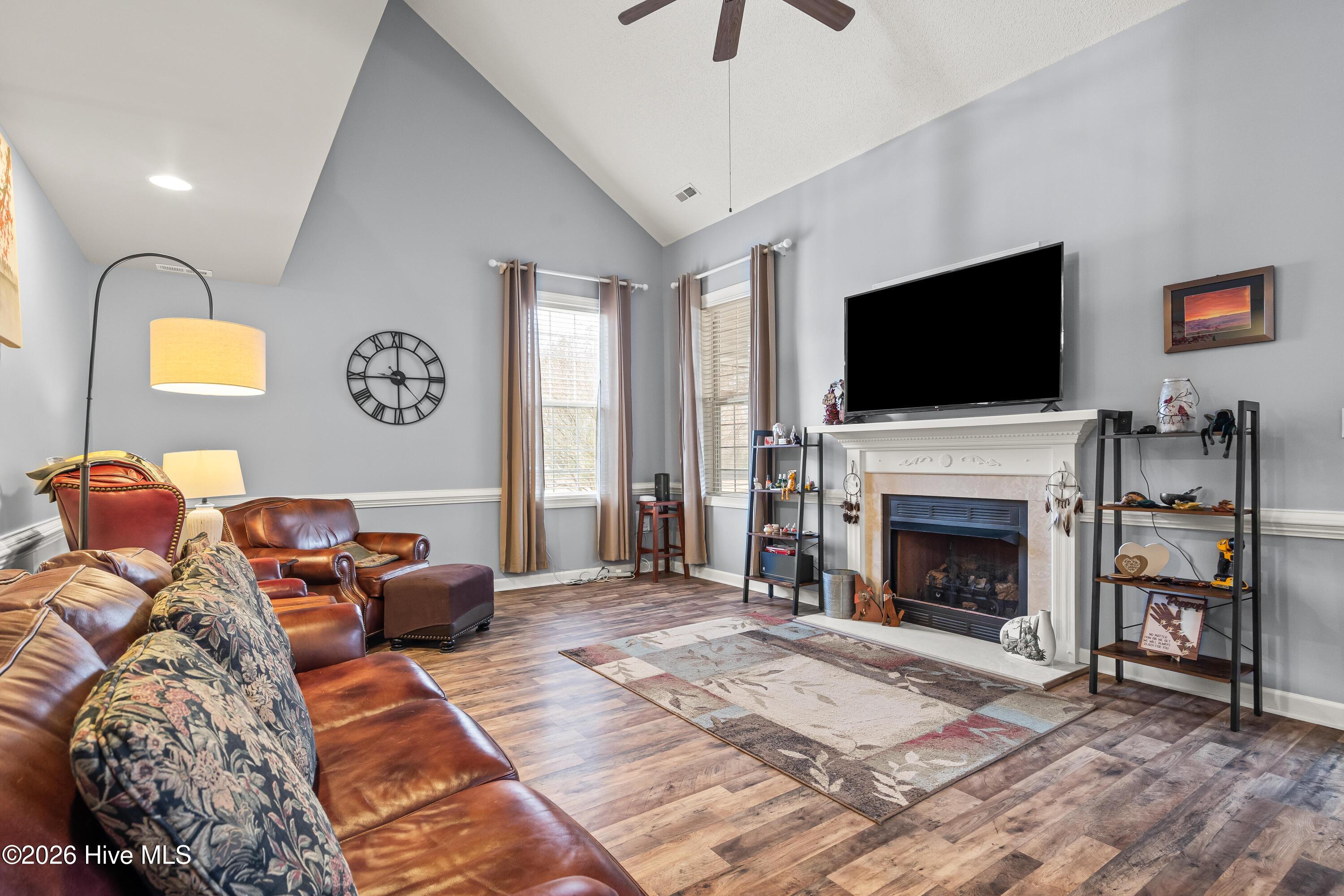 100550055 | Photo 20