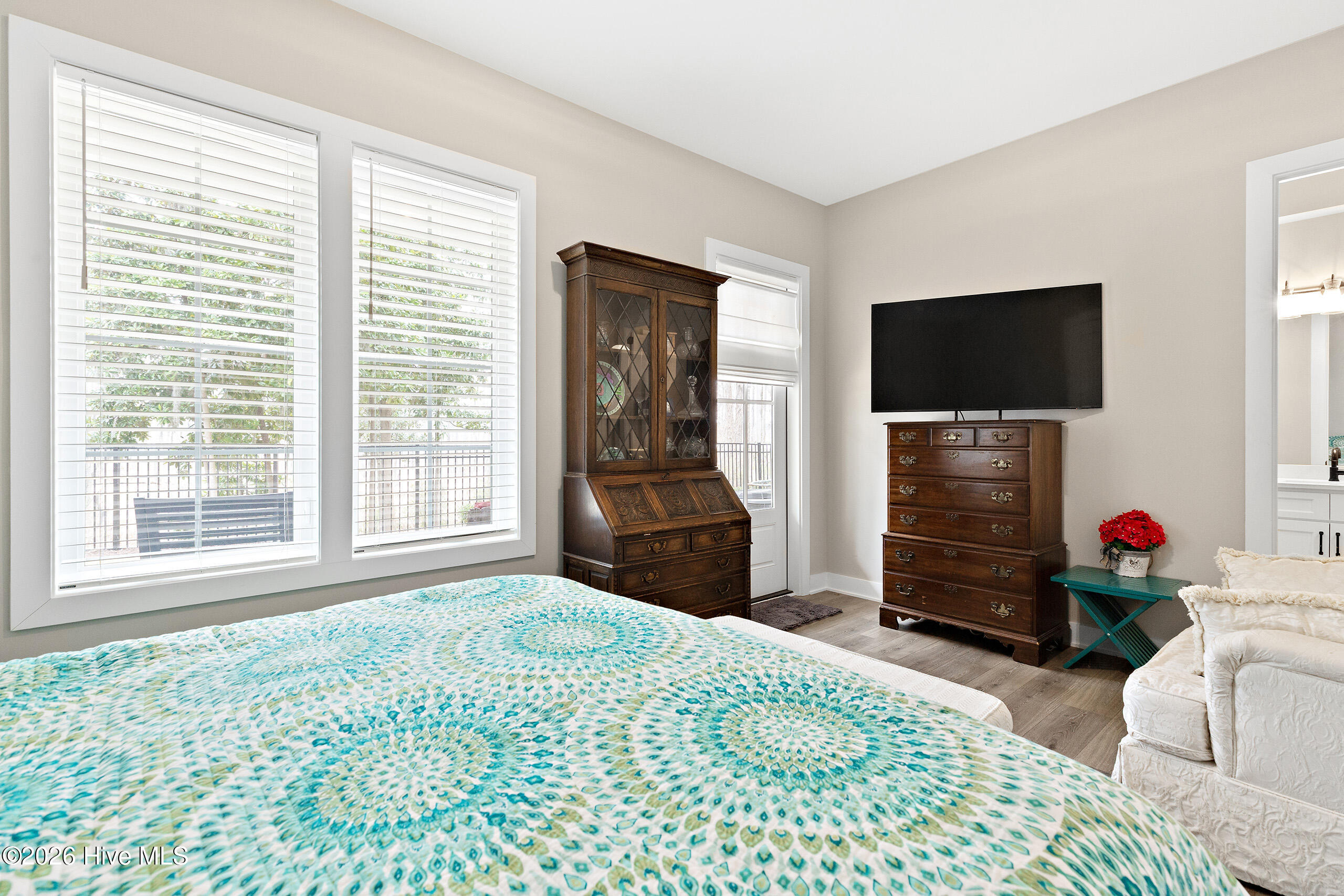 100563450 | Photo 10