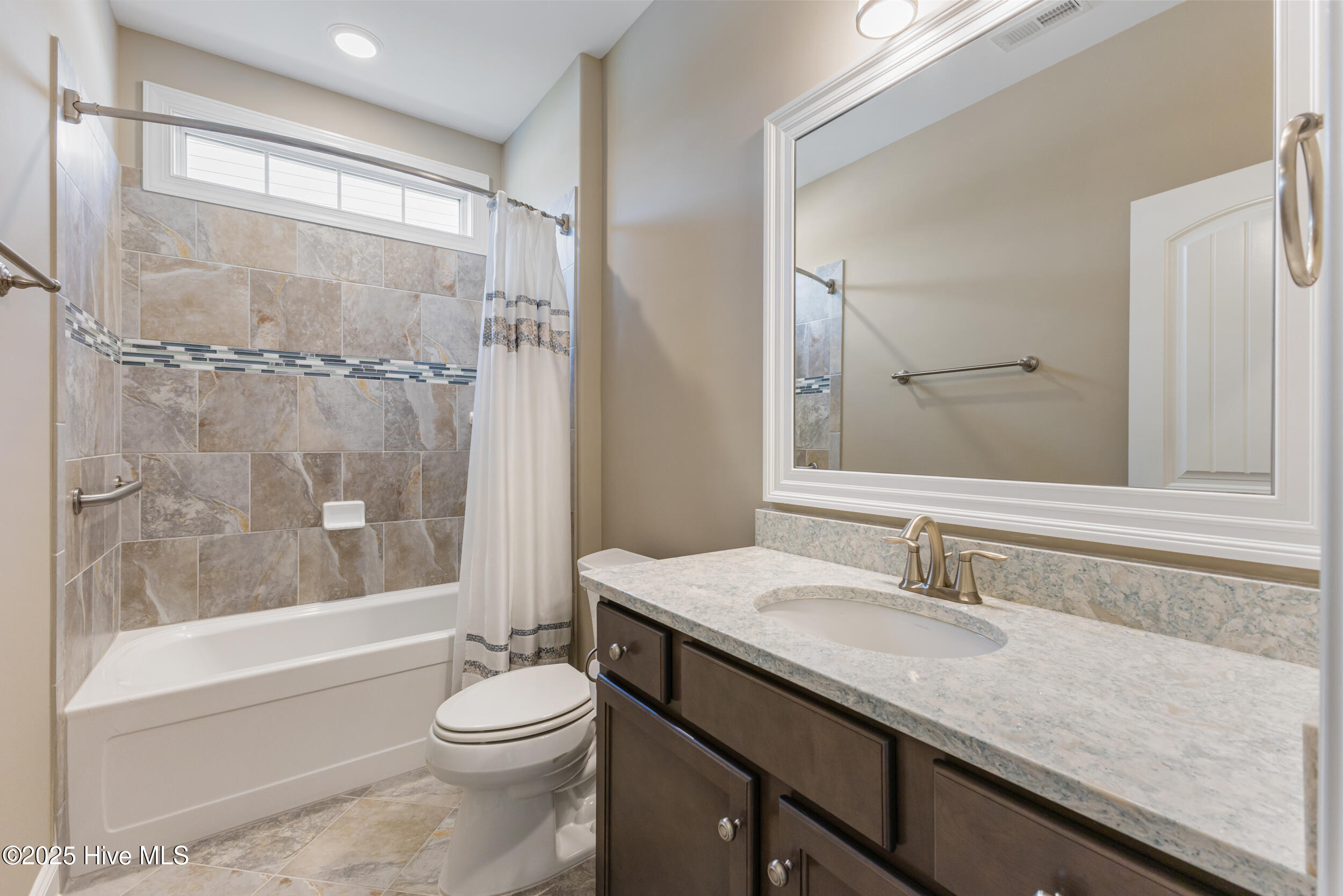 100534390 | Photo 37