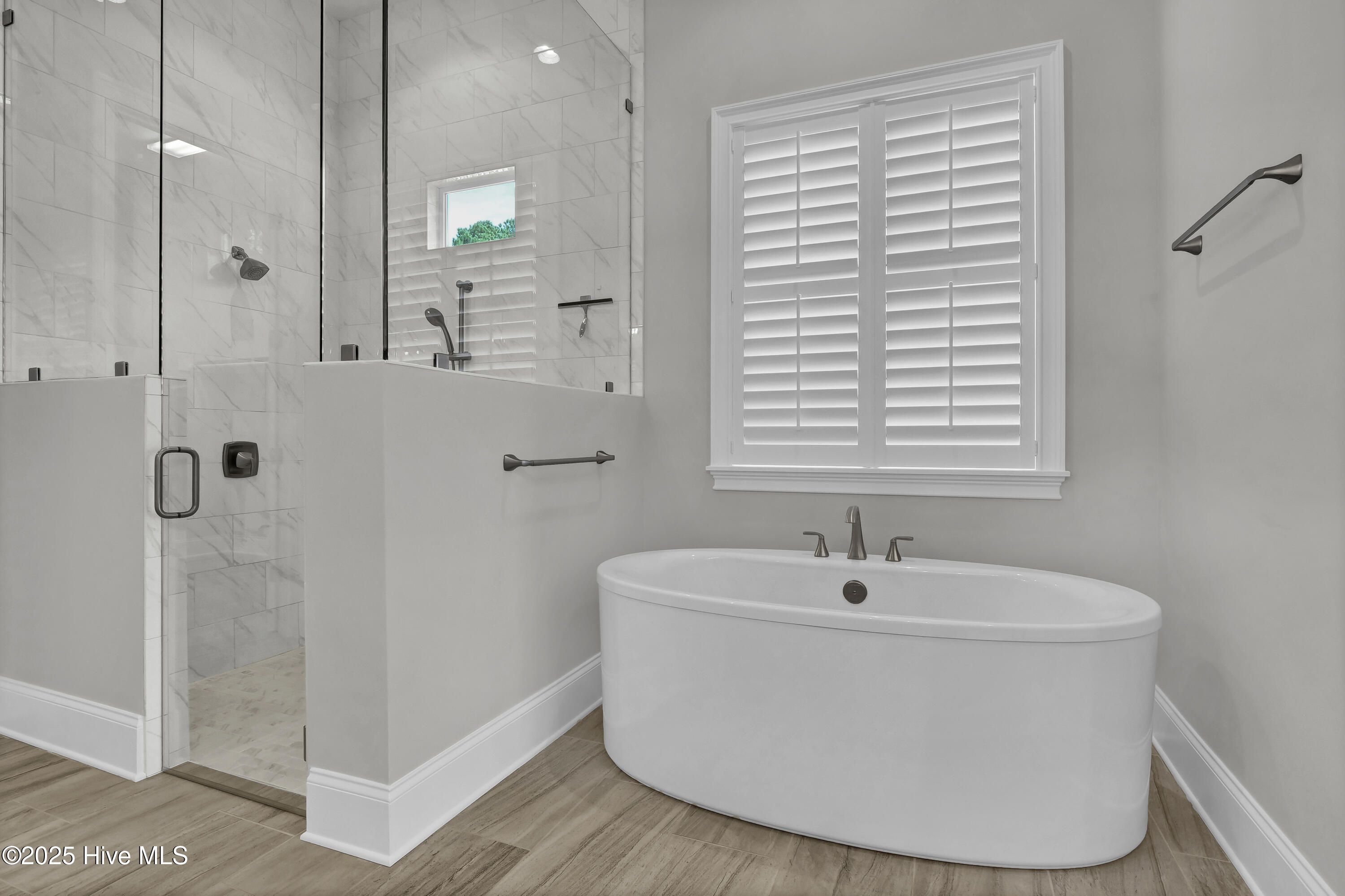 100538861 | Photo 33