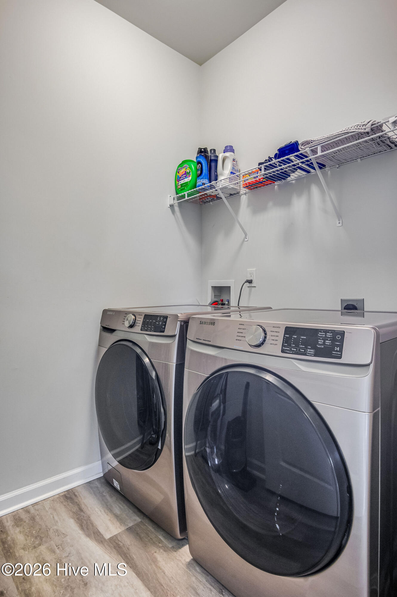 100562701 | Photo 54