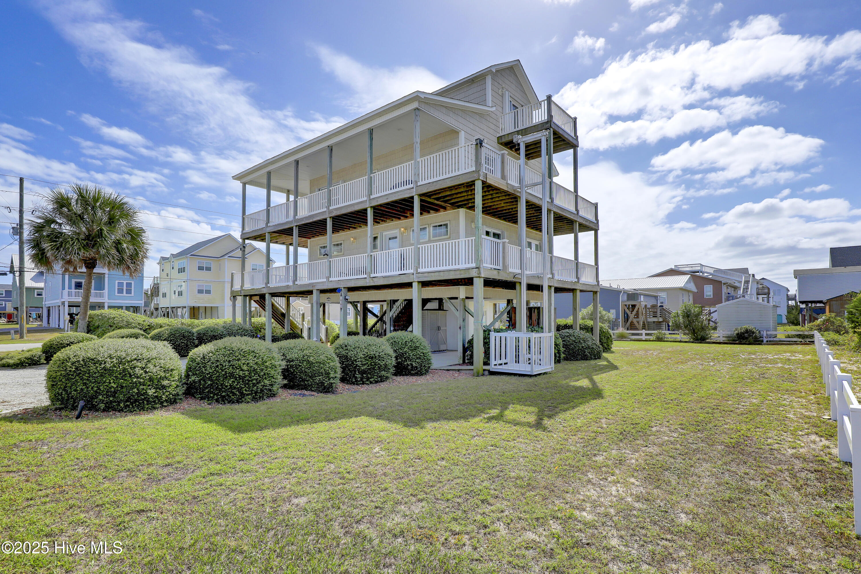 132 Reeves Street, North Topsail Beach, NC 28460 – photo 3: 6G8A3081
