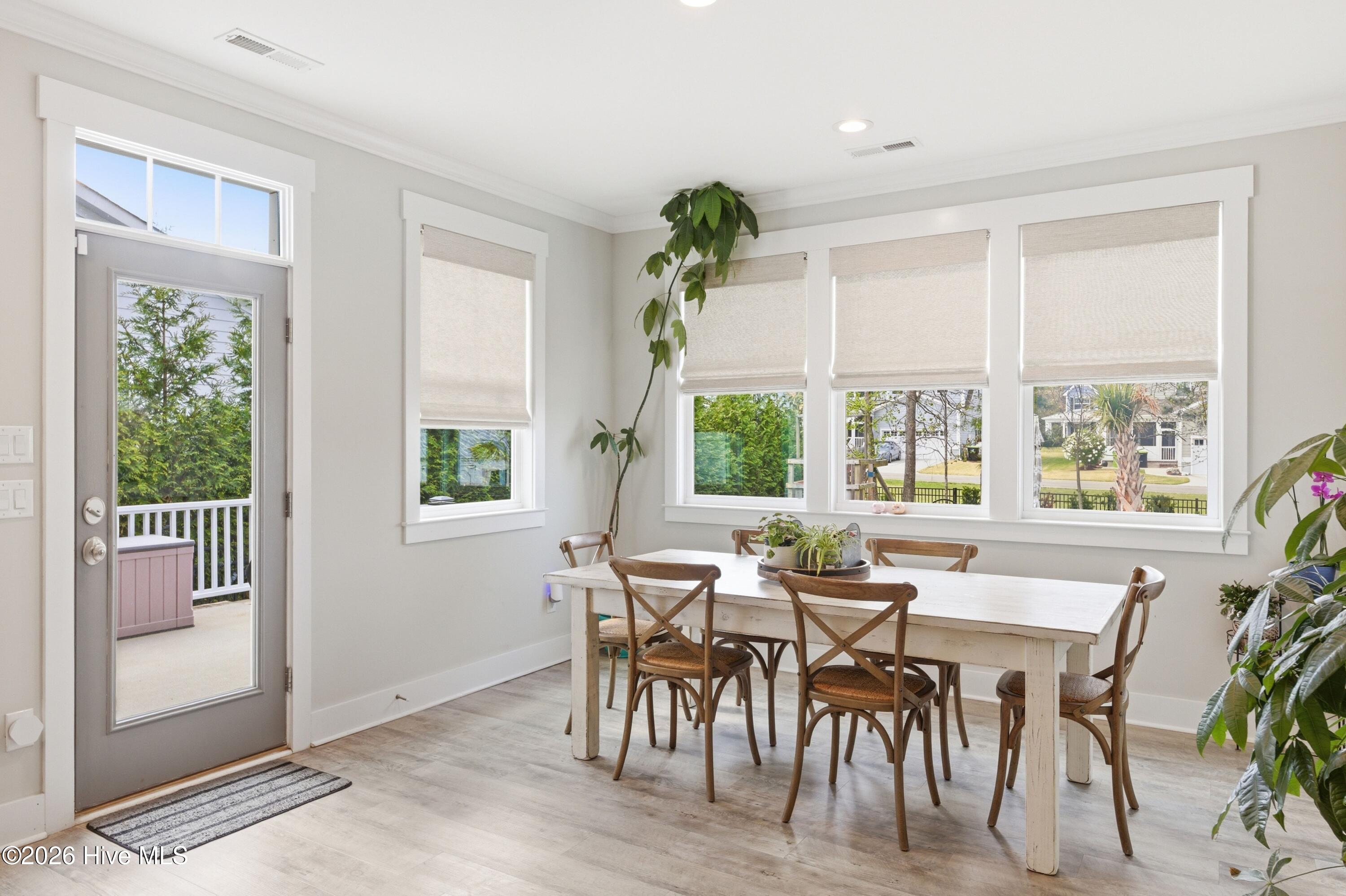 100564448 | Photo 25