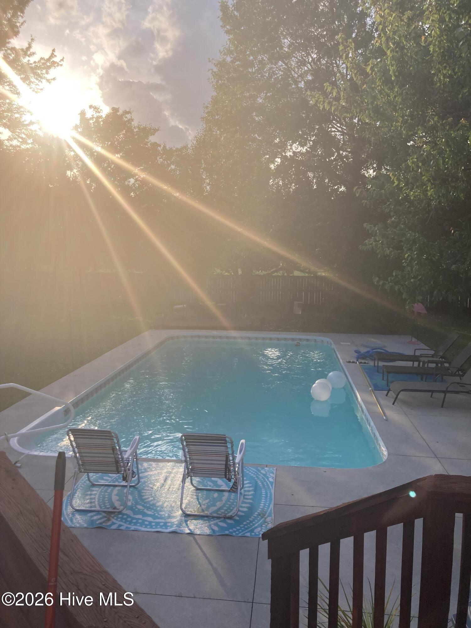 100569182 | Photo 65