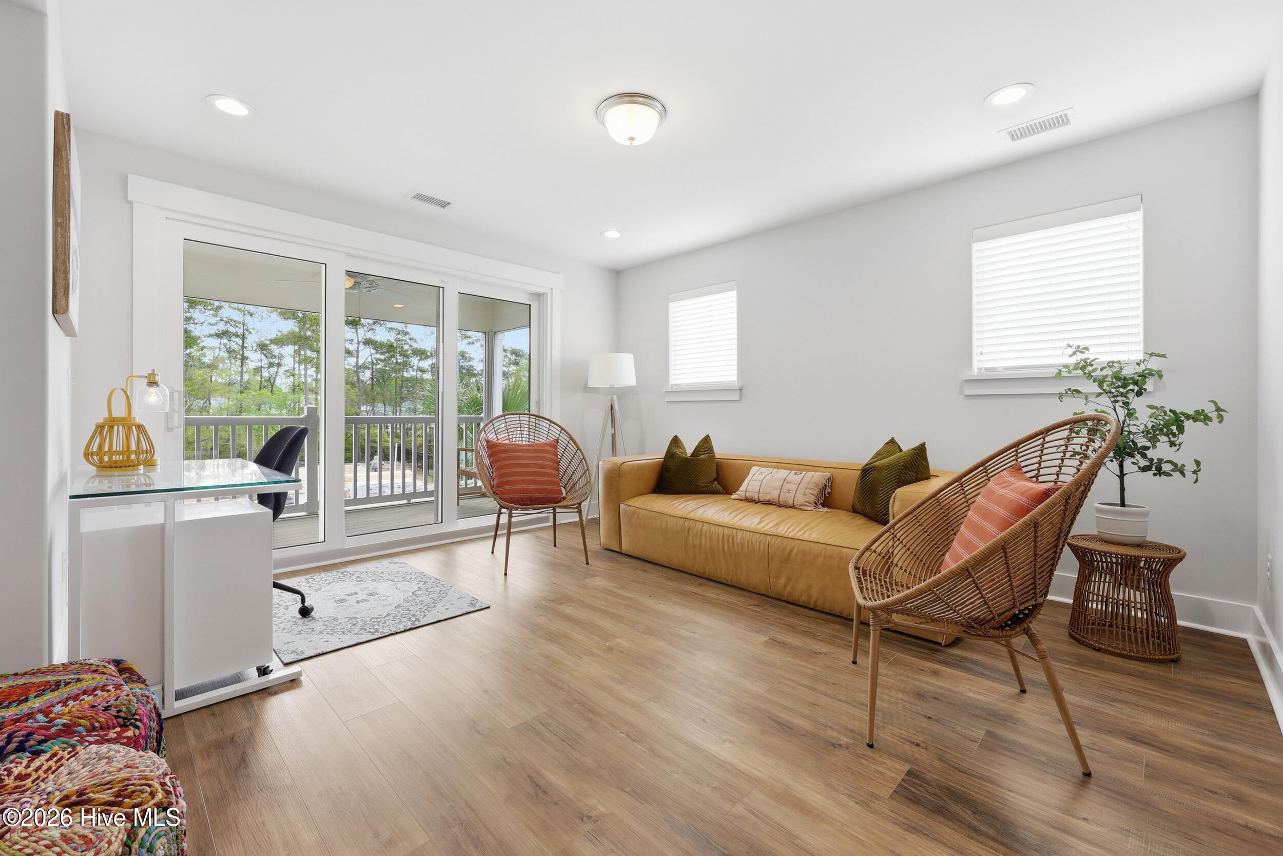 100564588 | Photo 17