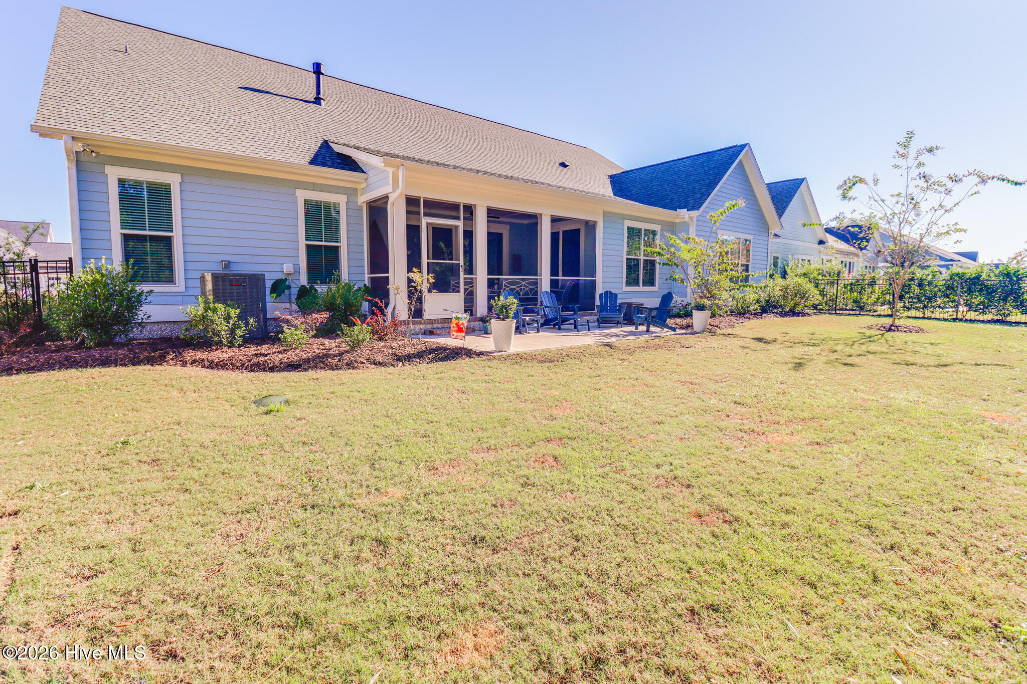 100540387 | Photo 44