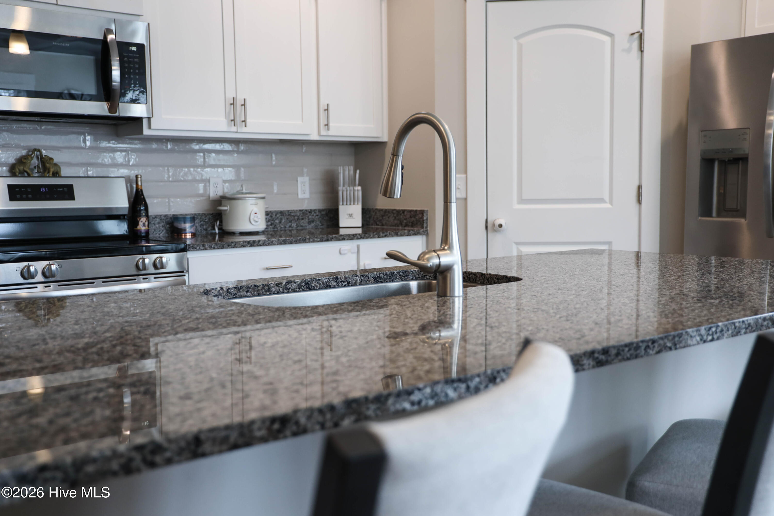 100560693 | Photo 18