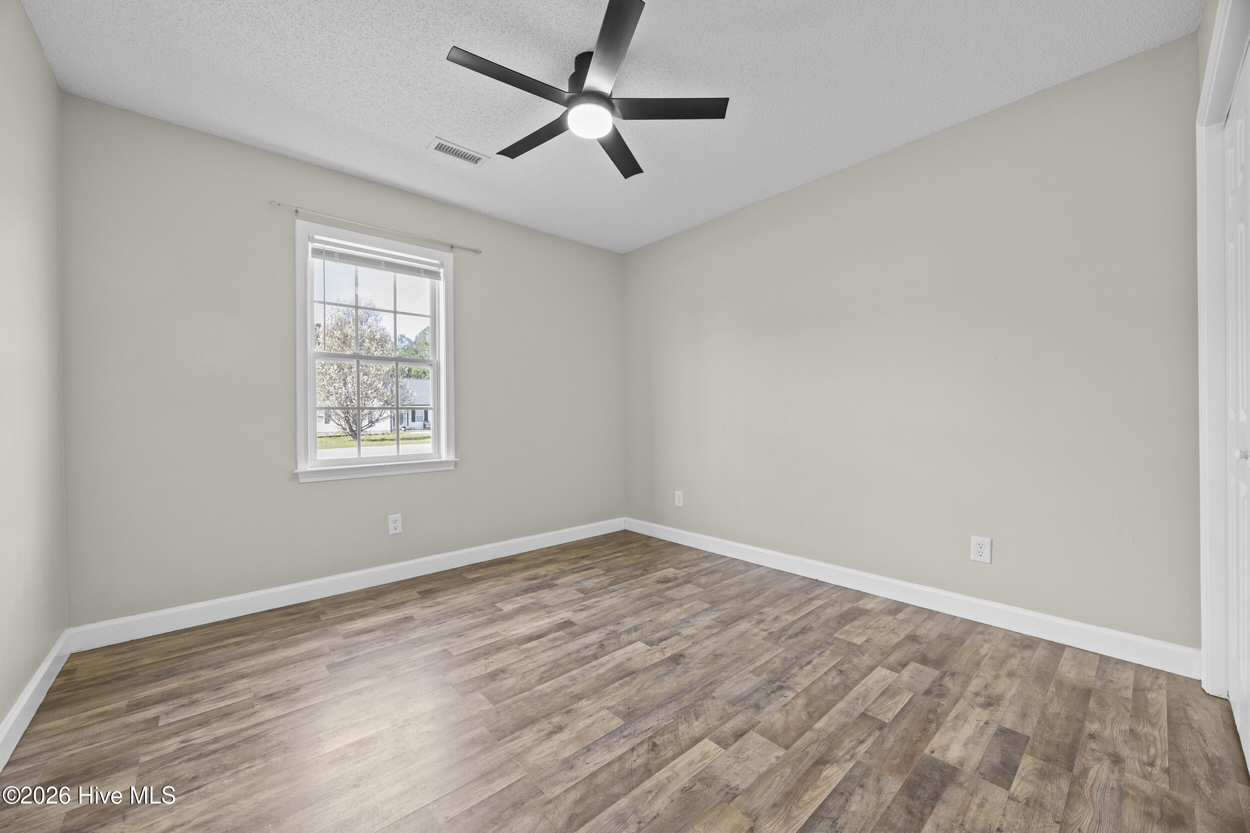 100564039 | Photo 23