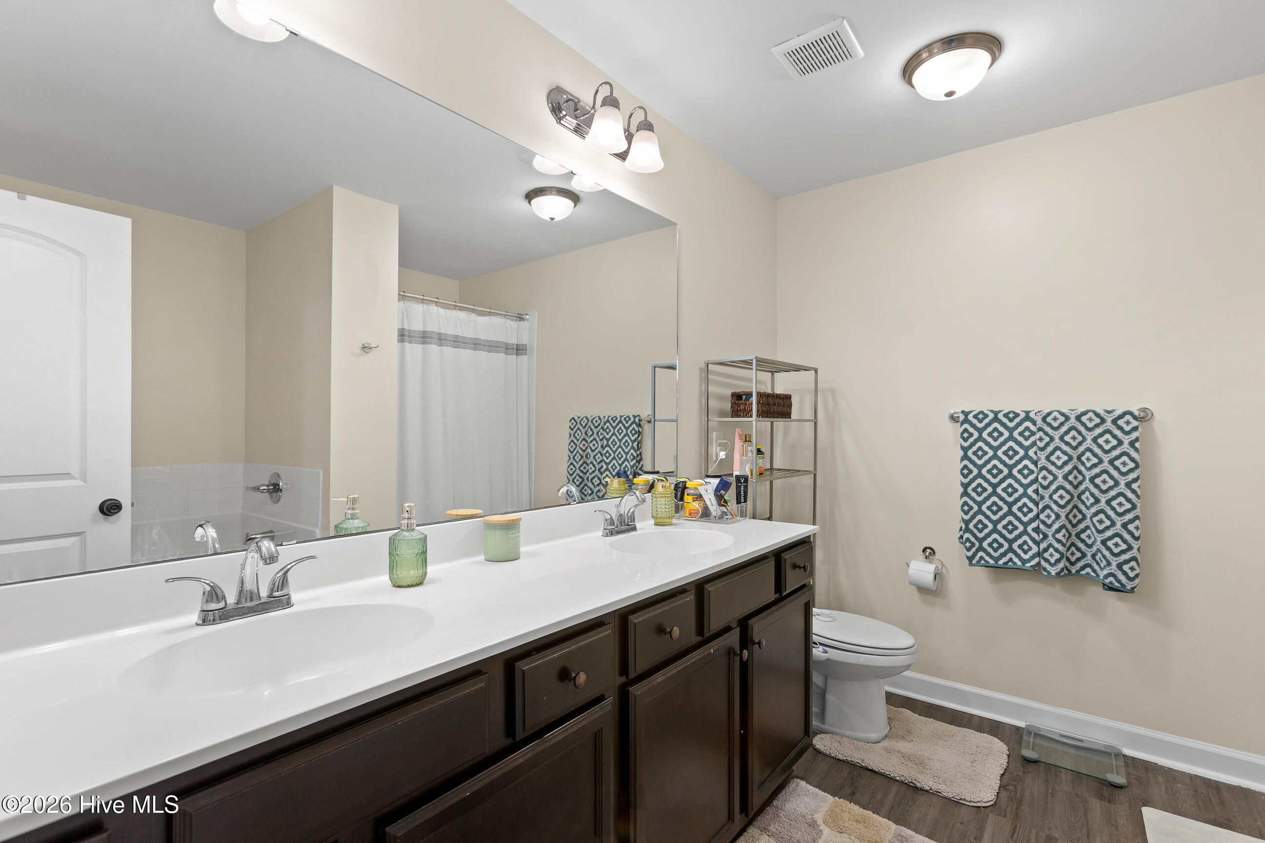 100564735 | Photo 17