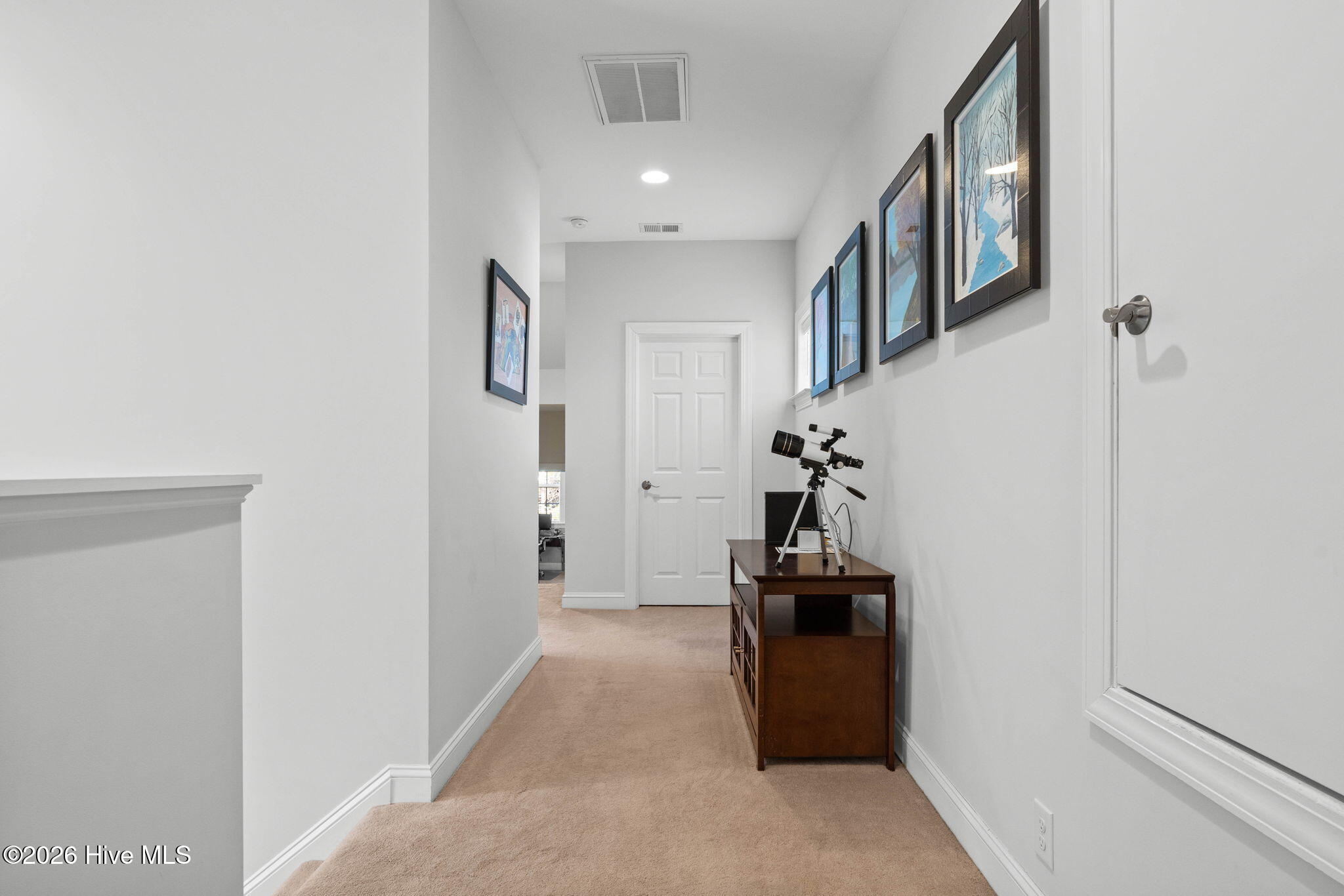 100553770 | Photo 36