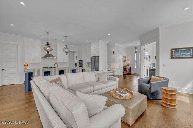 100561291 | Photo 10