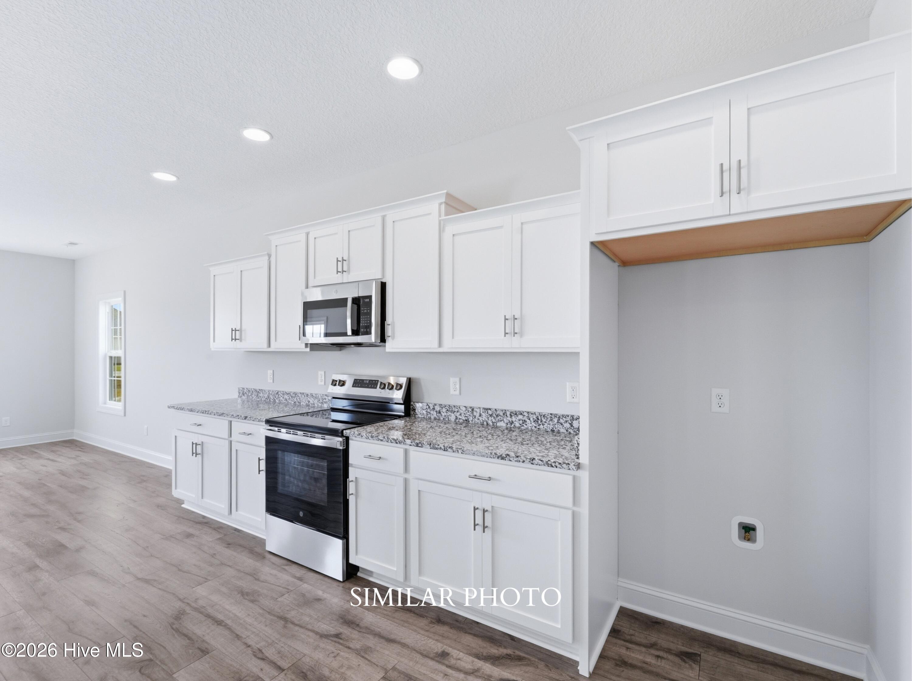 100553958 | Photo 10