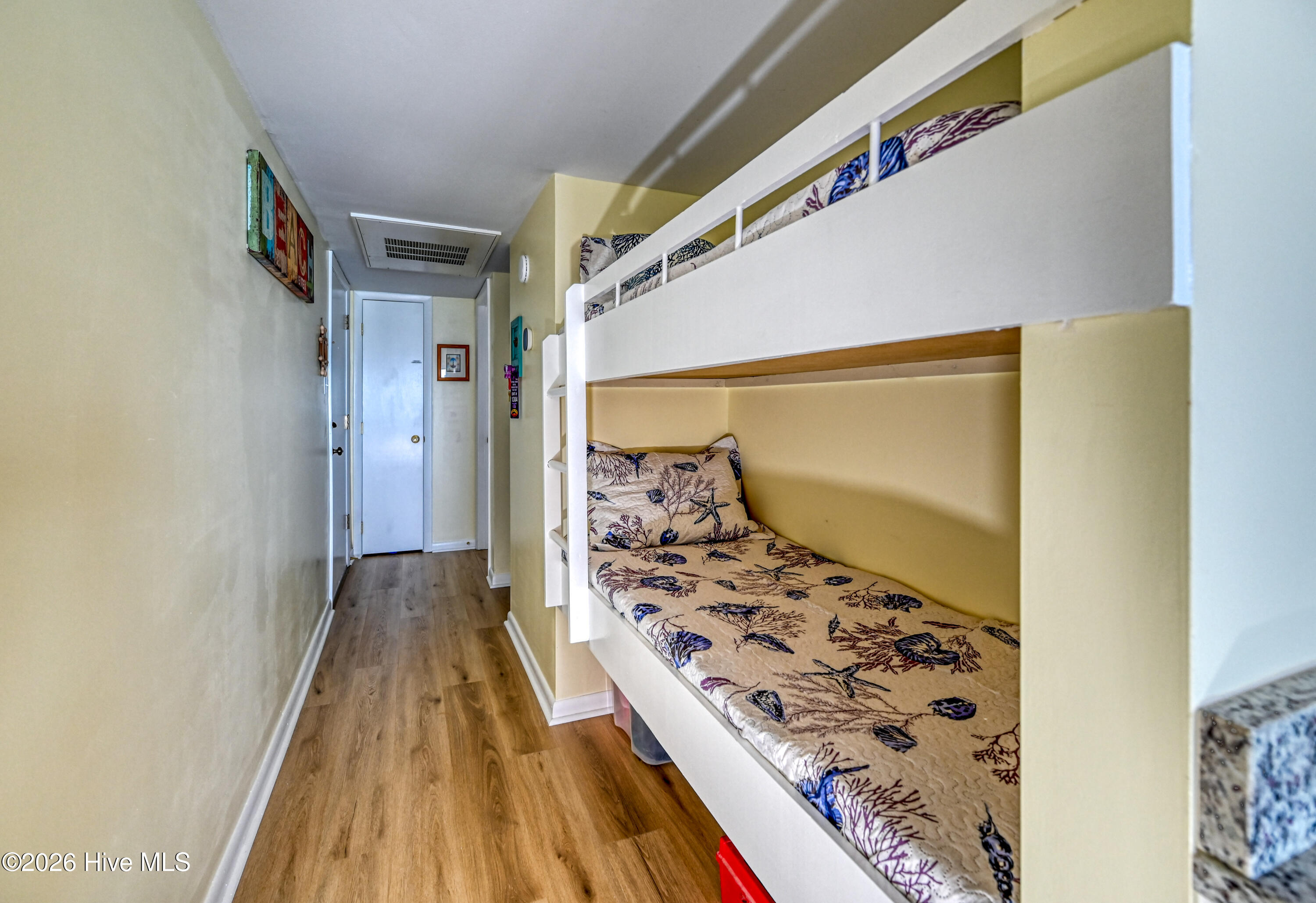 100552578 | Photo 11