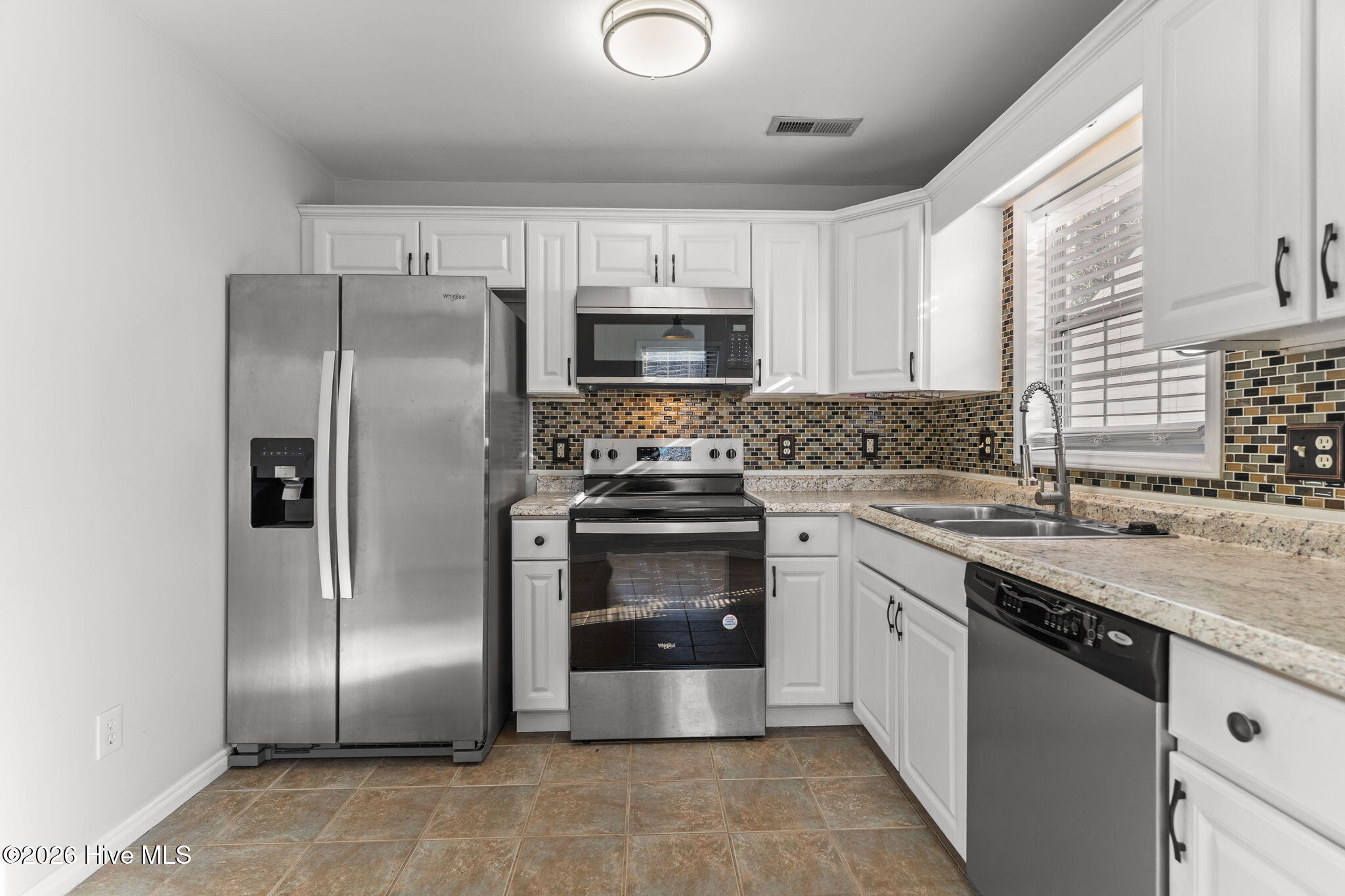 100552735 | Photo 13