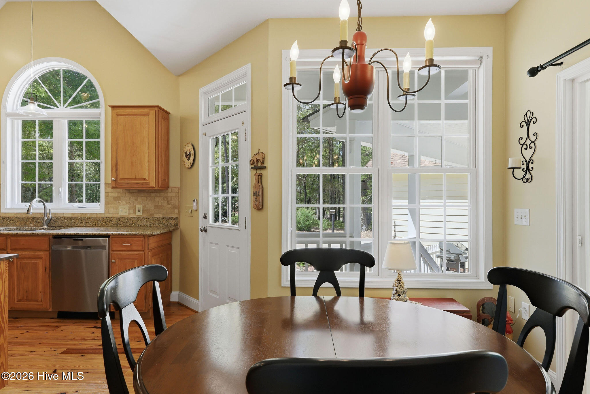 100567375 | Photo 21