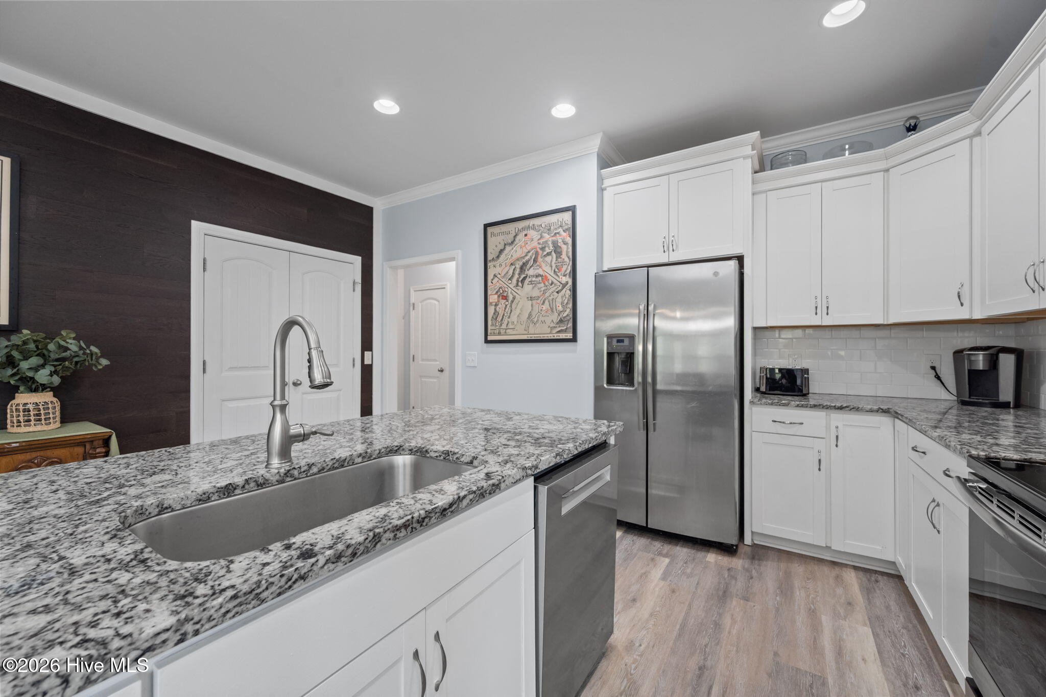 100565759 | Photo 14