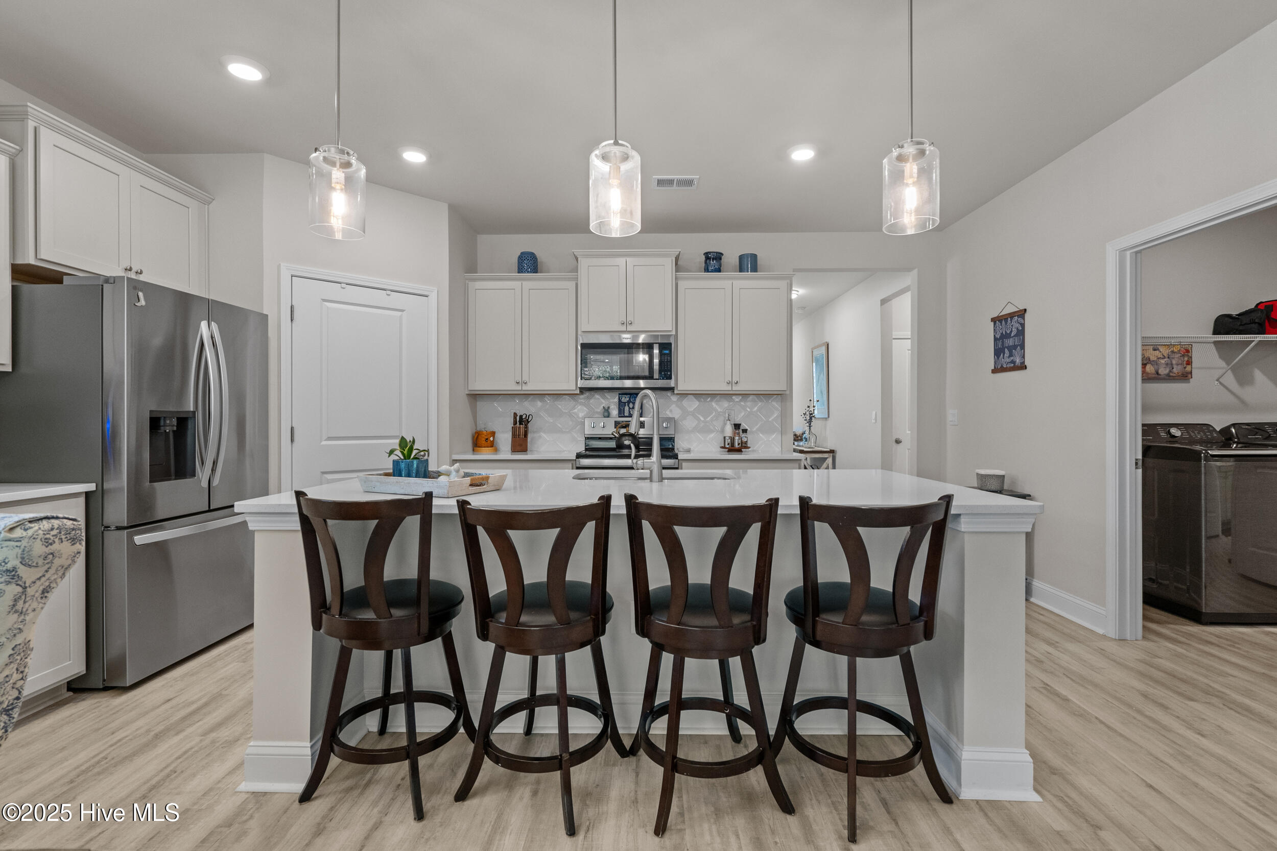 100531761 | Photo 12