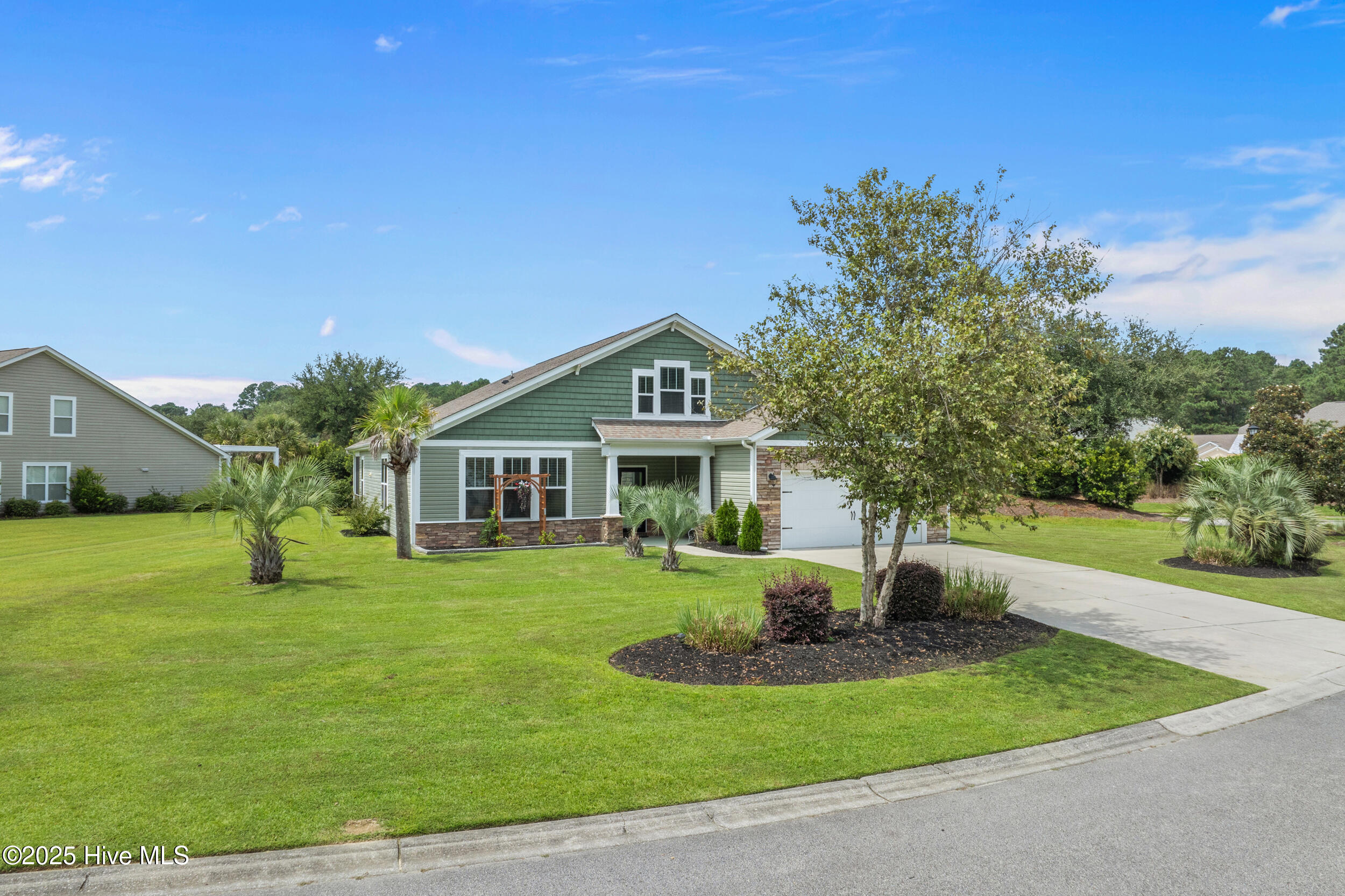 100527914 | Photo 38