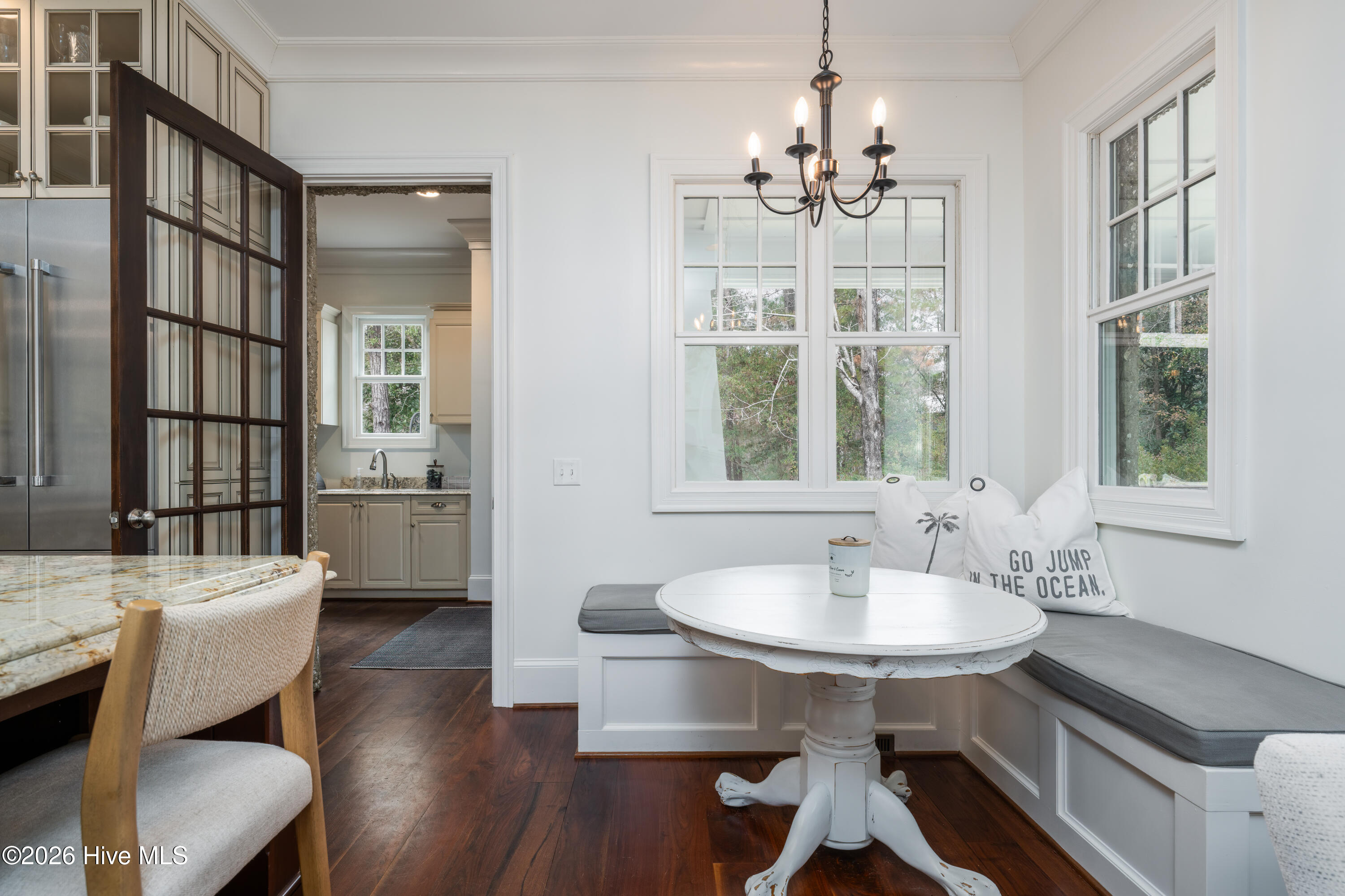 100549444 | Photo 22