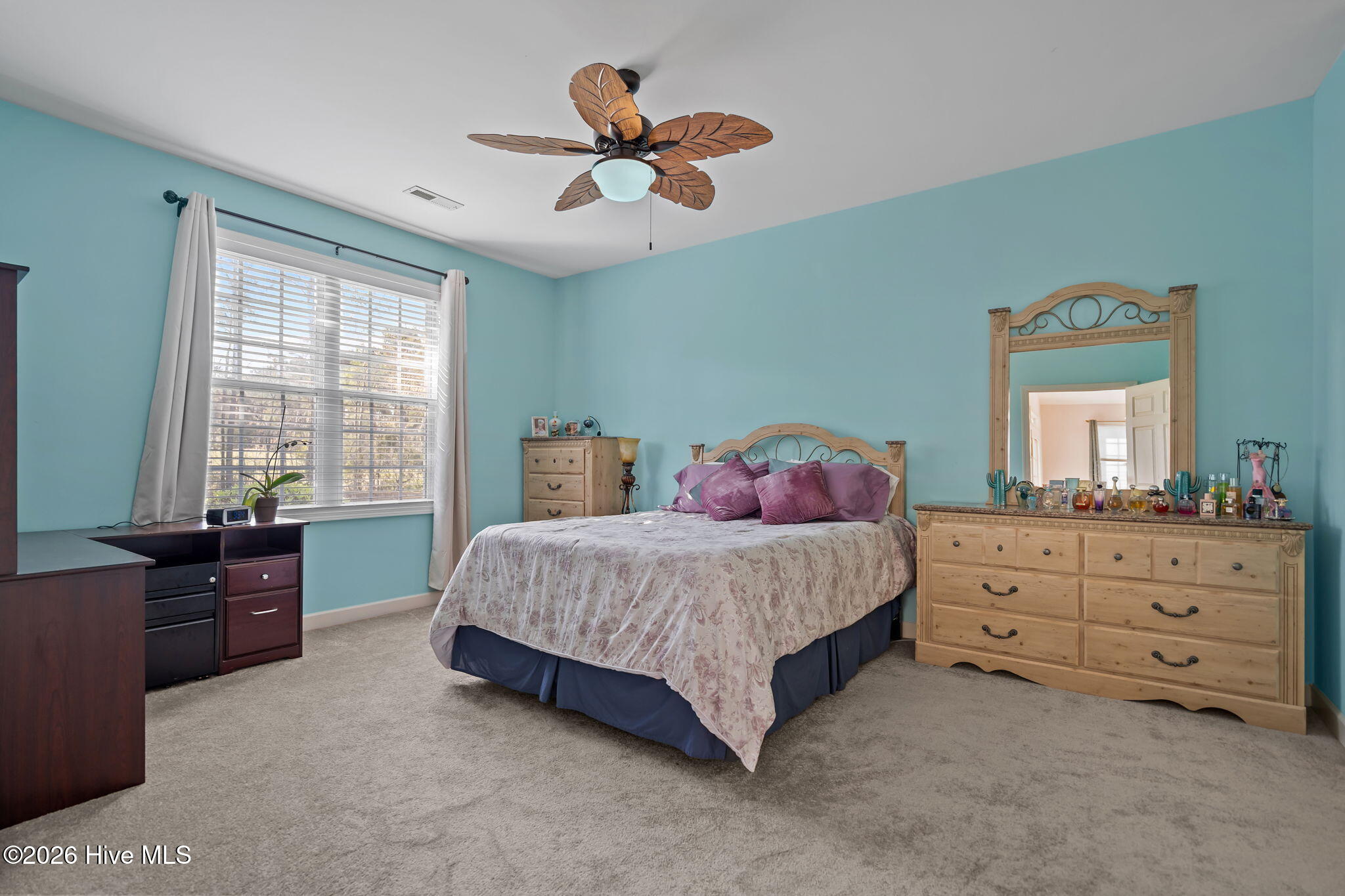 100566429 | Photo 12