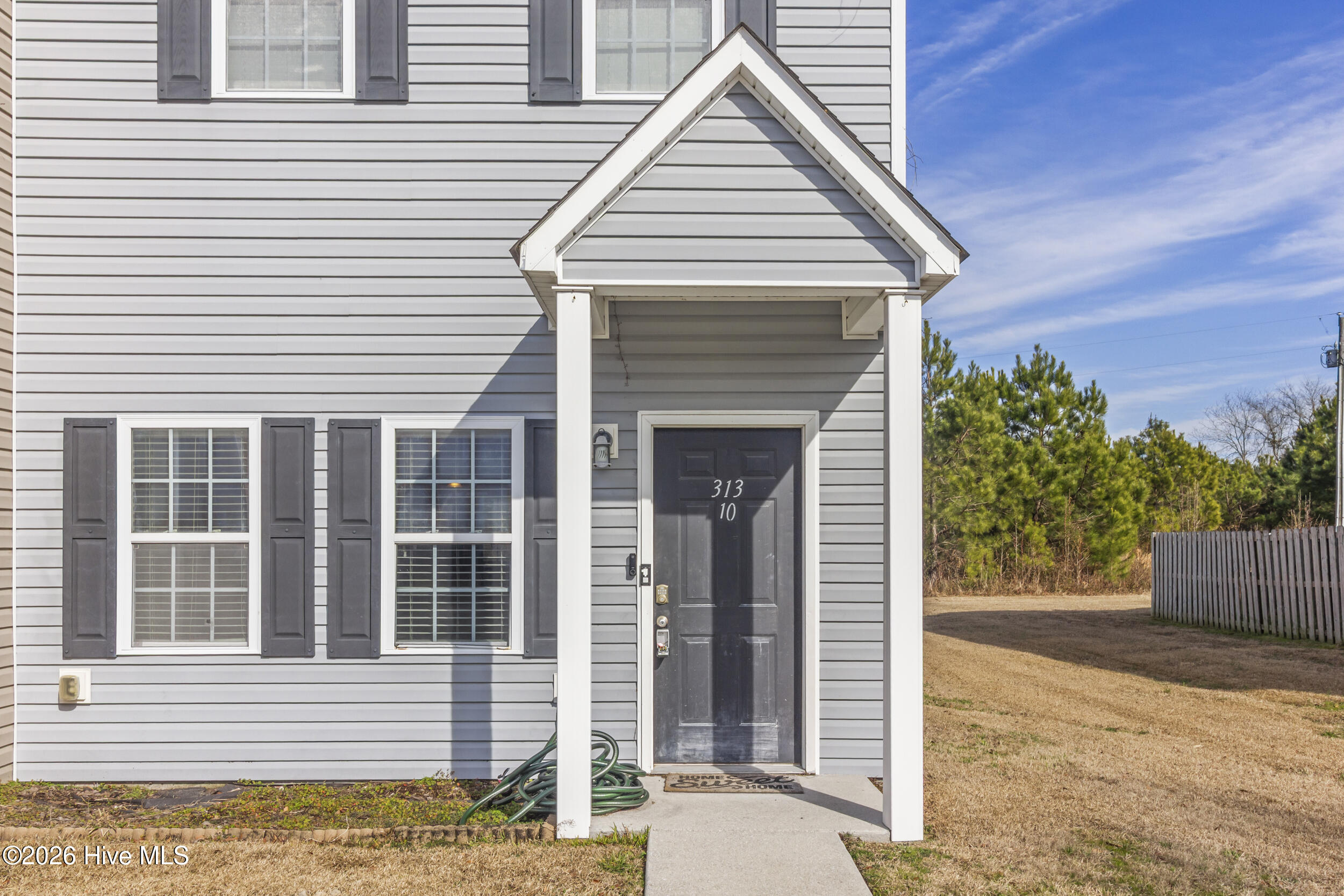 100557945 | Photo 22