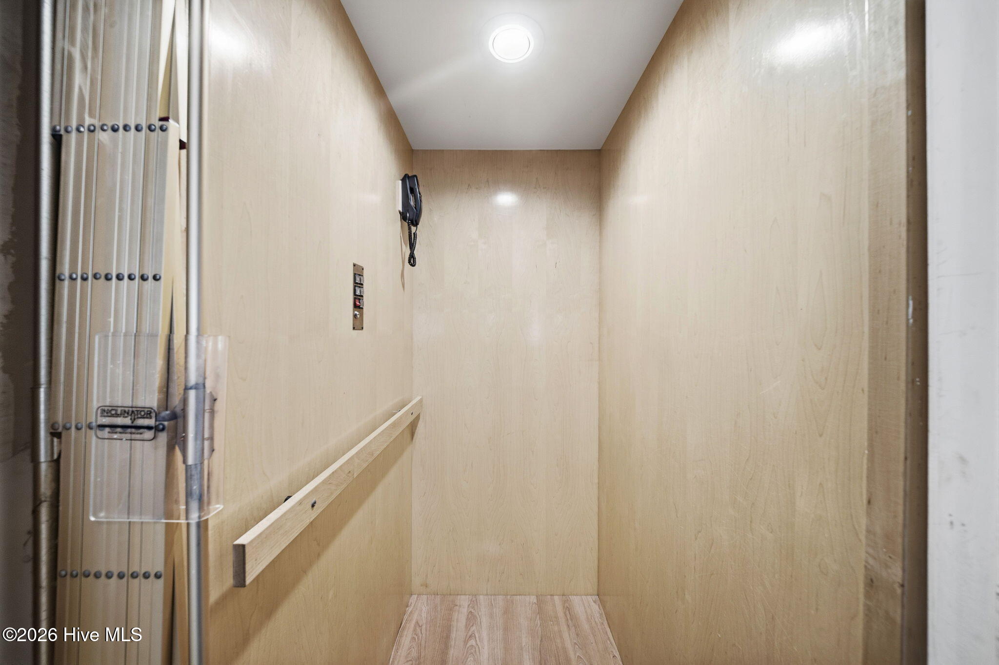 100566136 | Photo 59