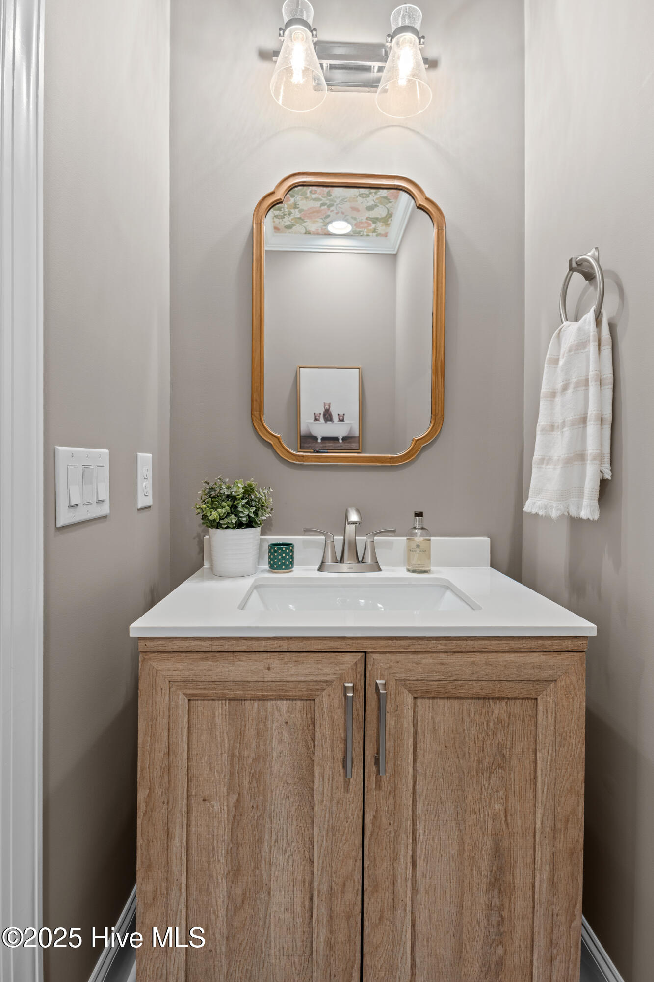 100545902 | Photo 17