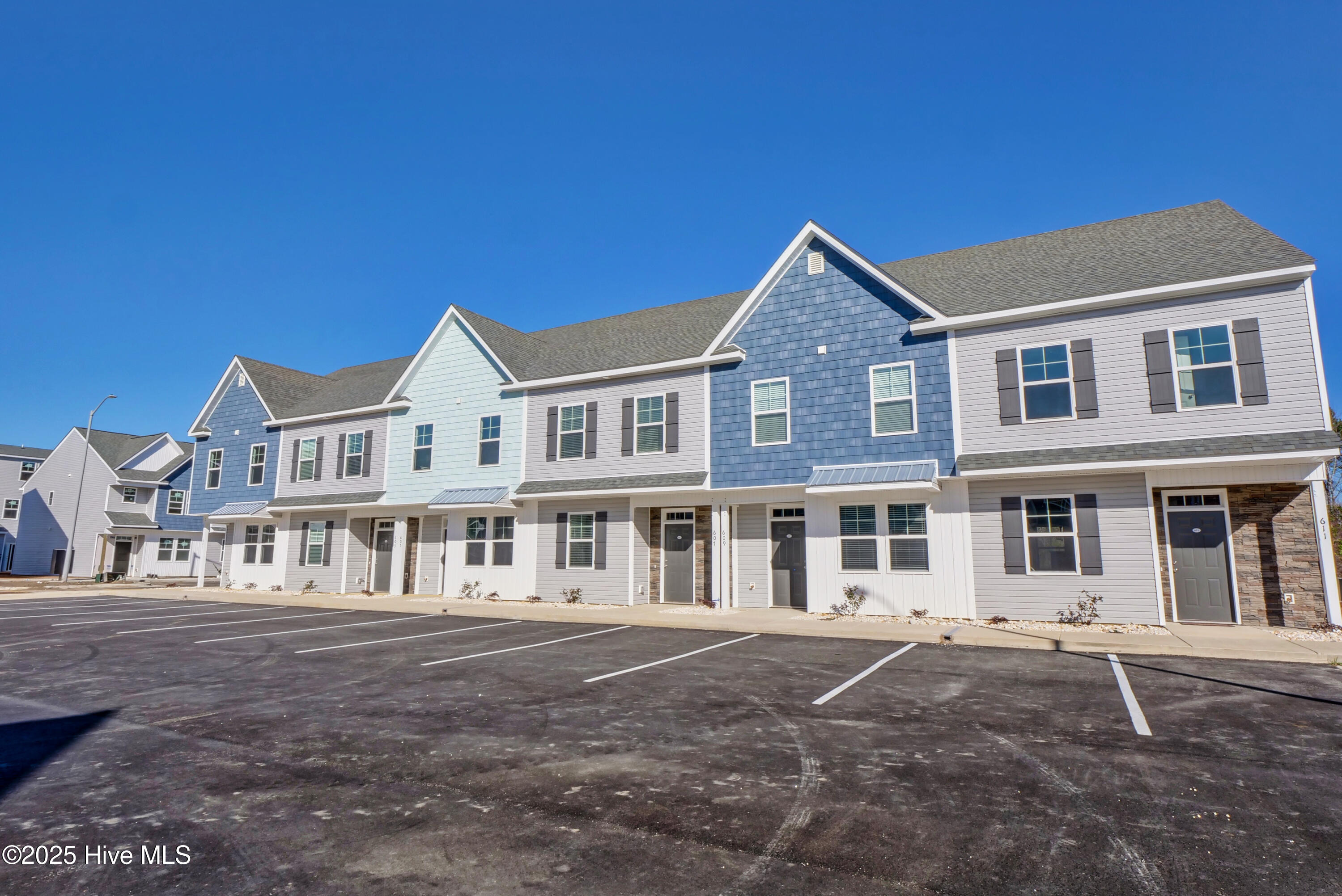 100539811 | Photo 23