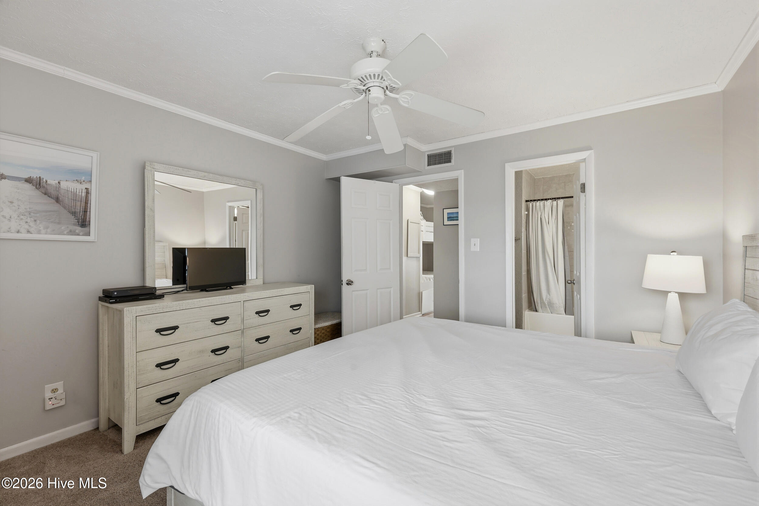 100557486 | Photo 19