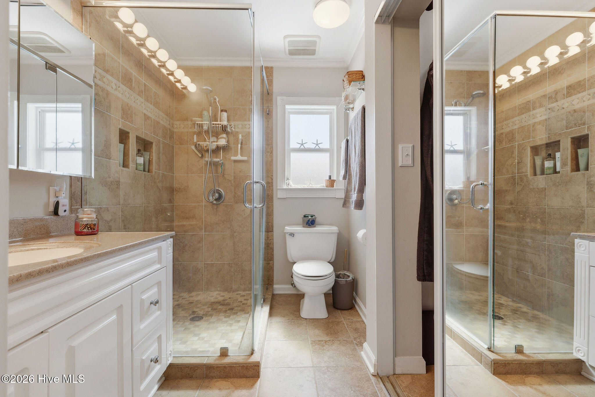 100564748 | Photo 35