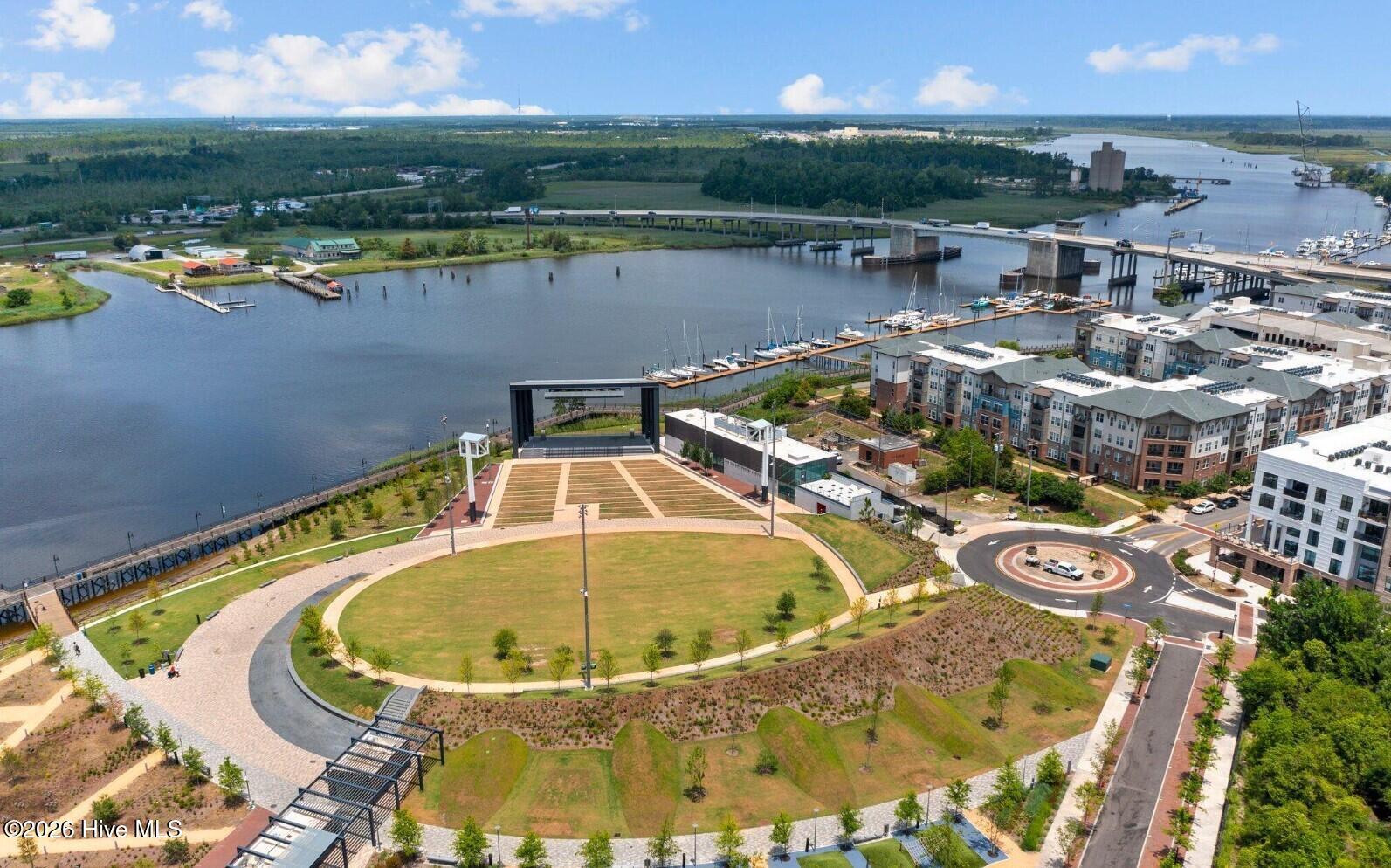 100559977 | Photo 35