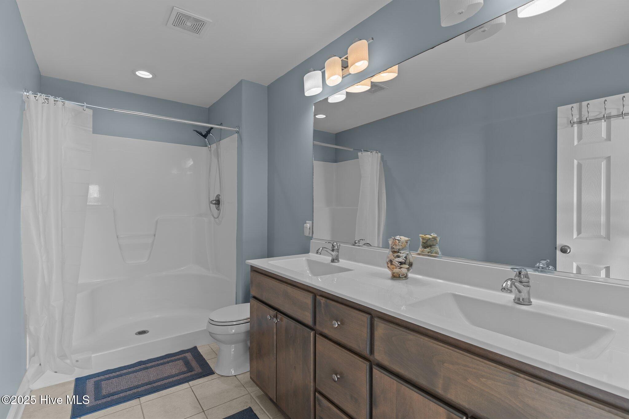 100539376 | Photo 55