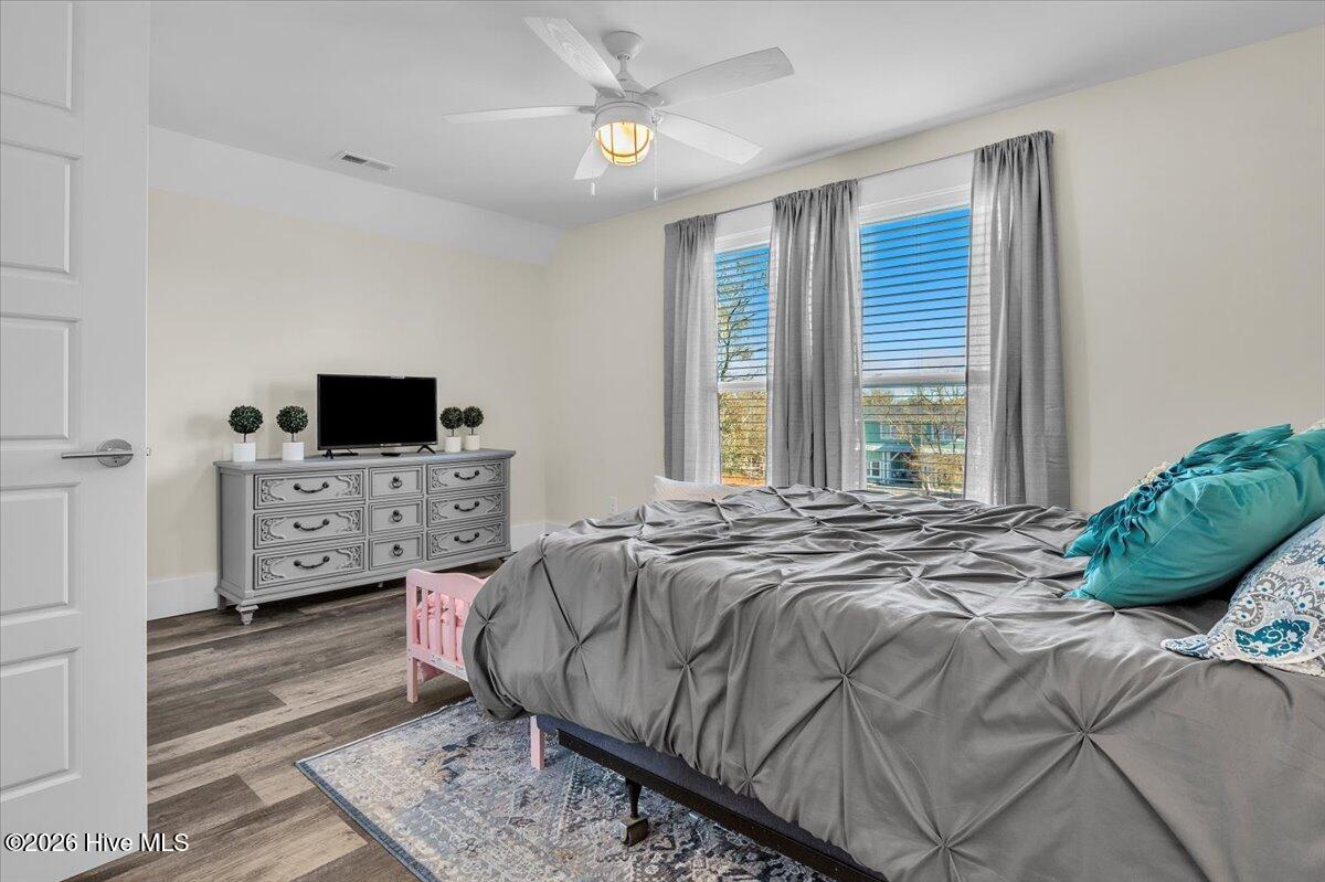 100550591 | Photo 44