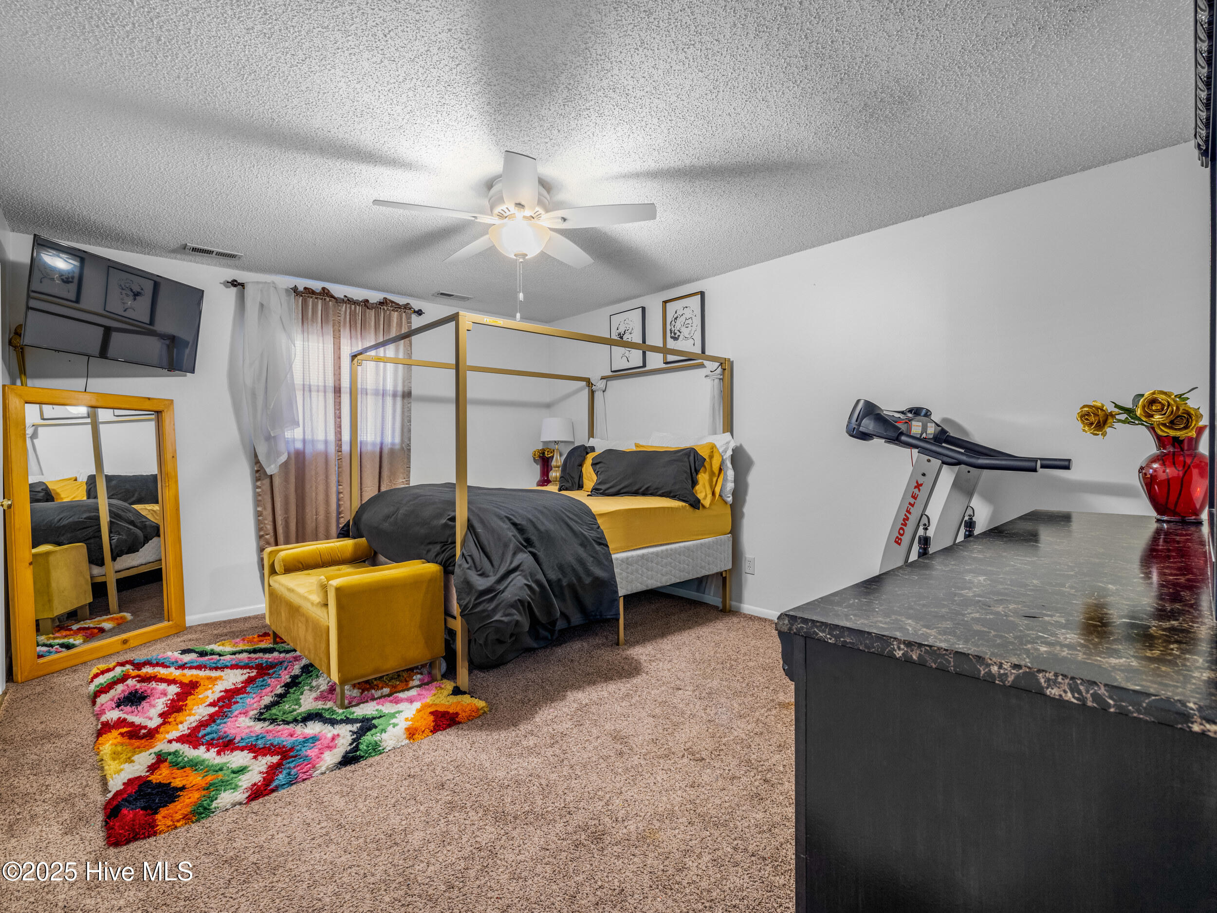 100538354 | Photo 32