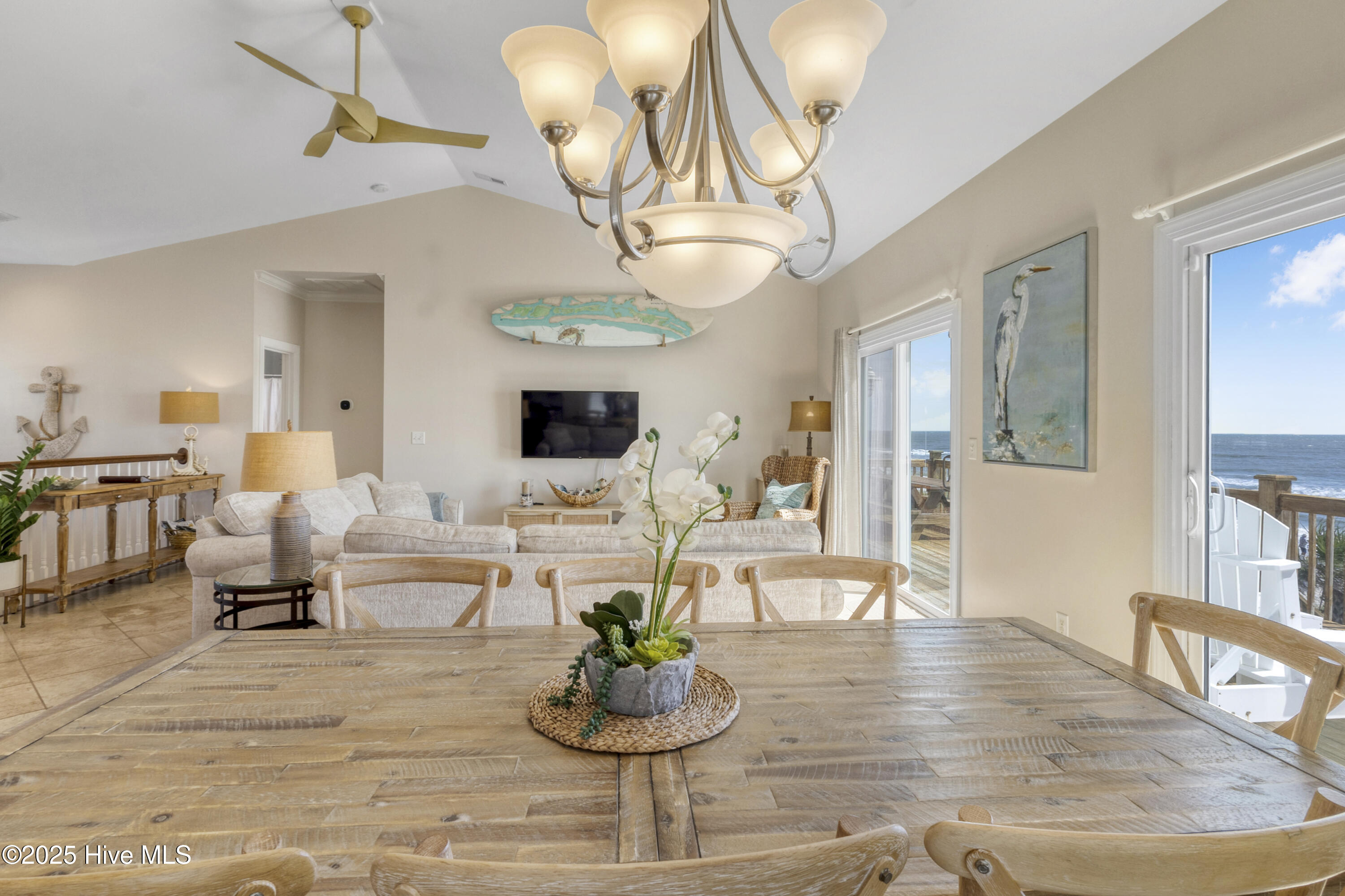 100557333 | Photo 11