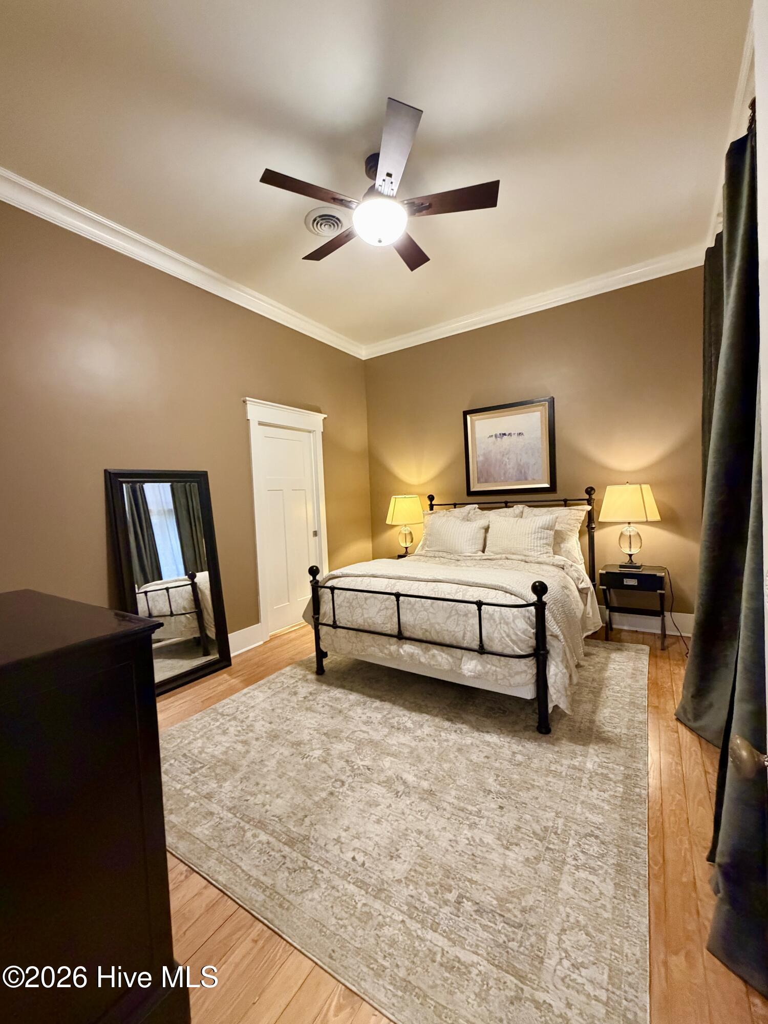 100557424 | Photo 12