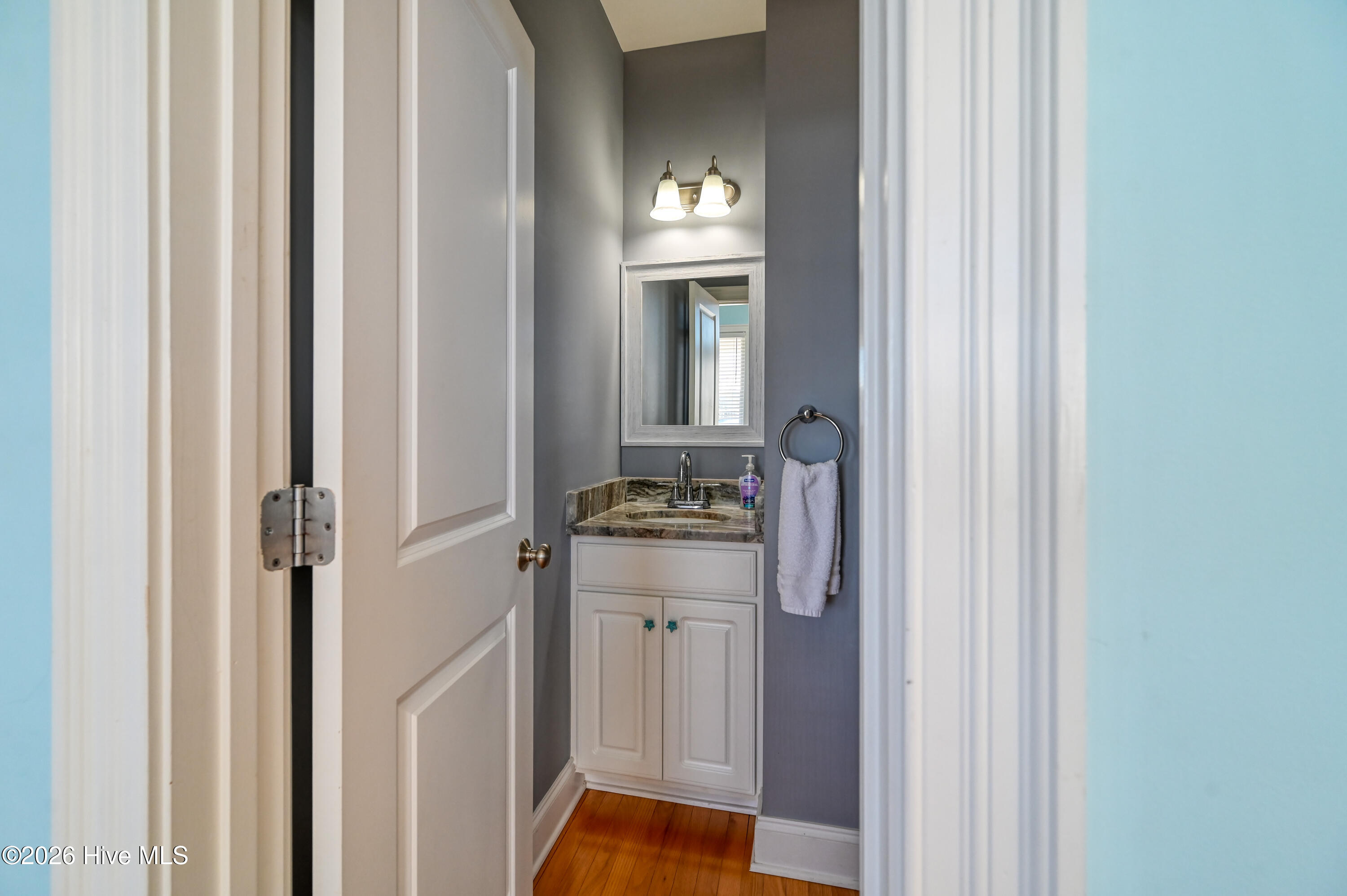 100569852 | Photo 20