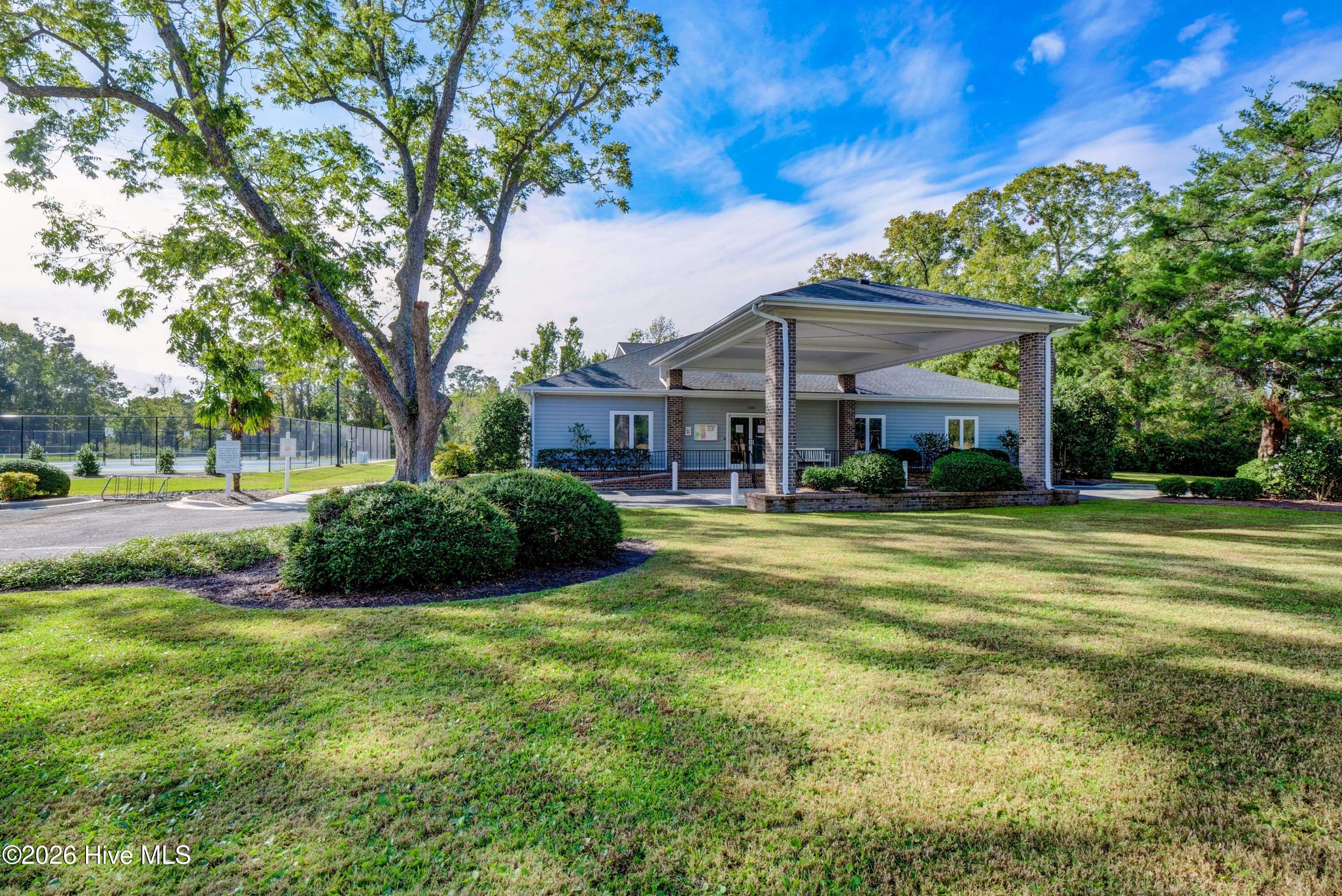 100560728 | Photo 35