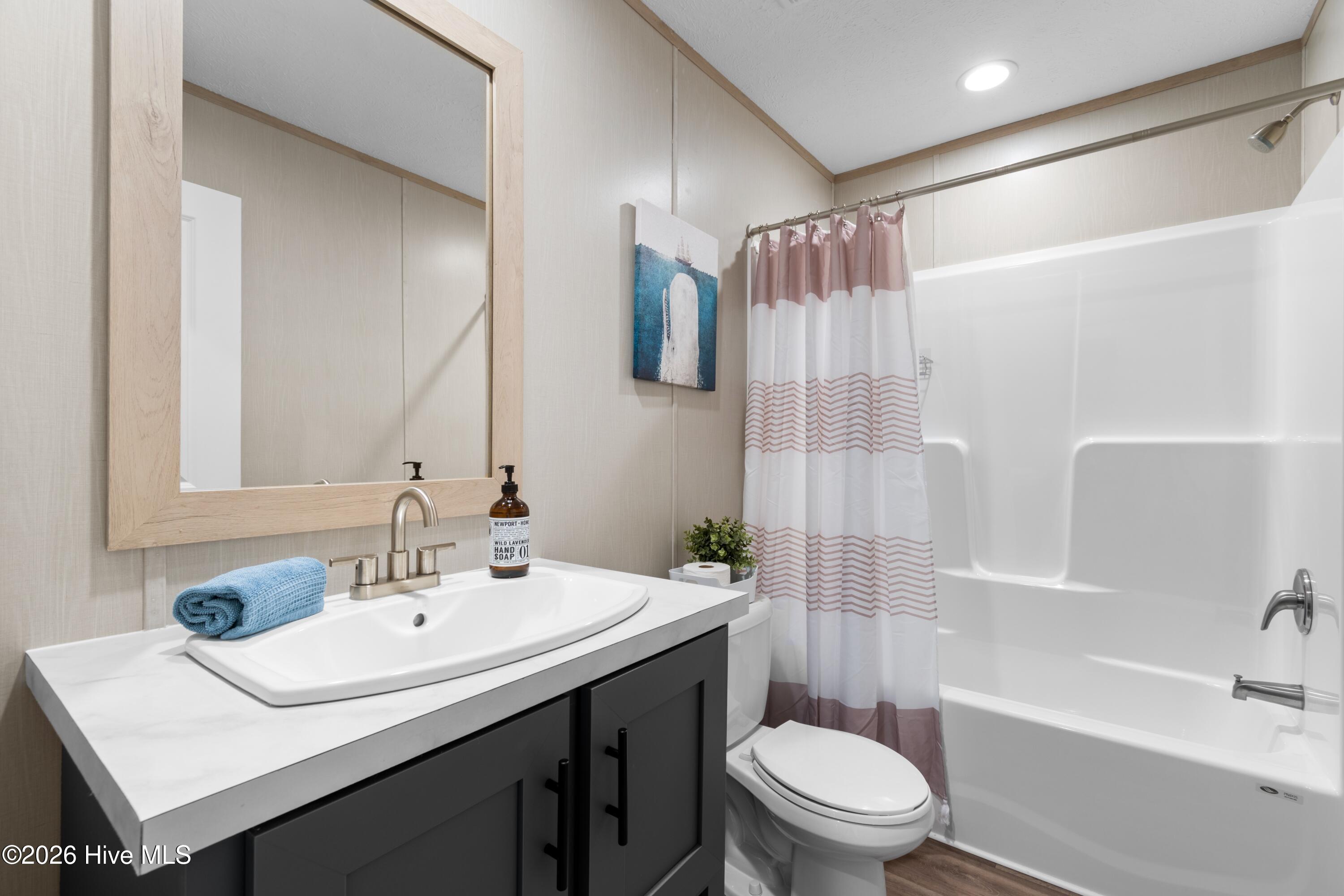 100558122 | Photo 25