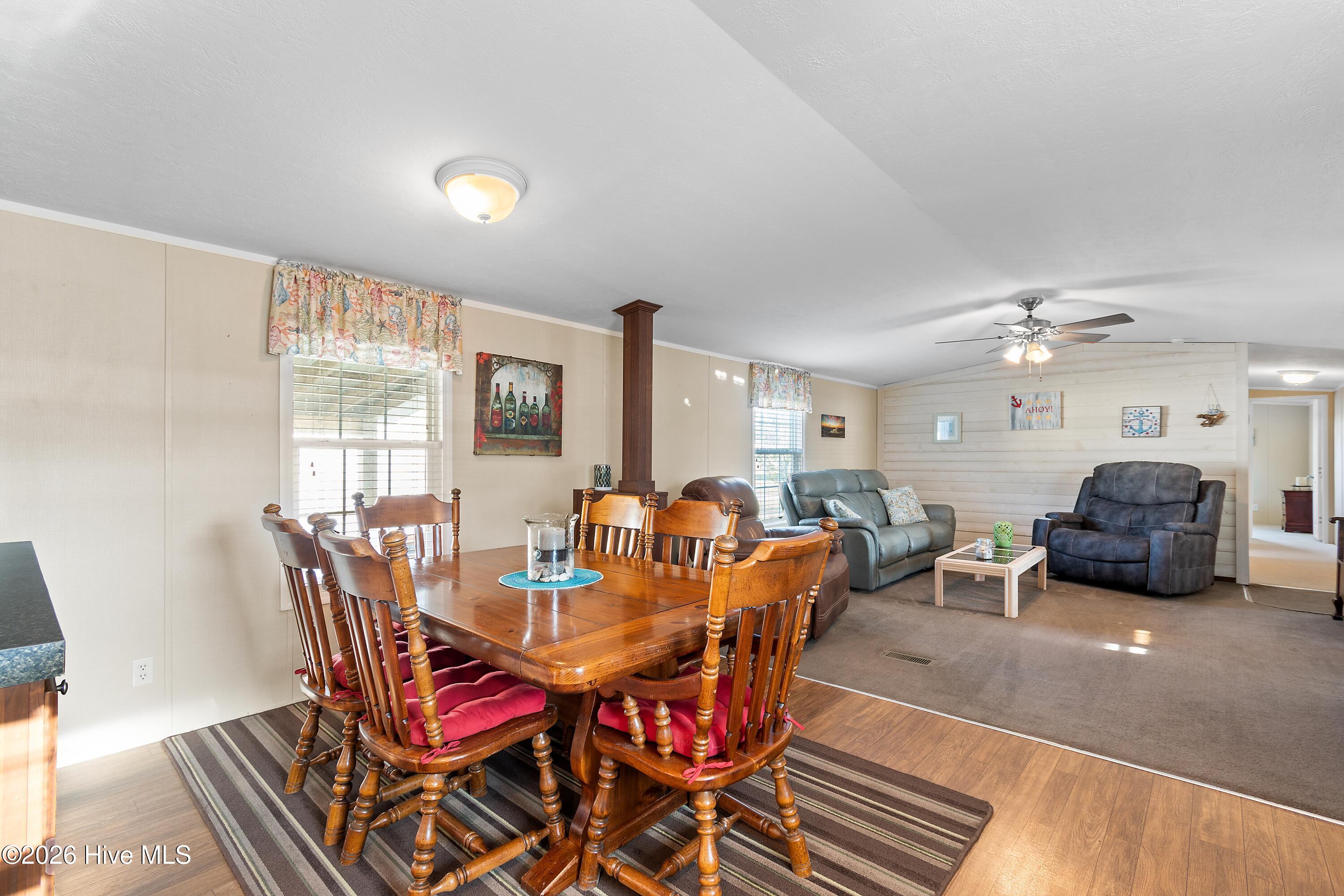 100564695 | Photo 12