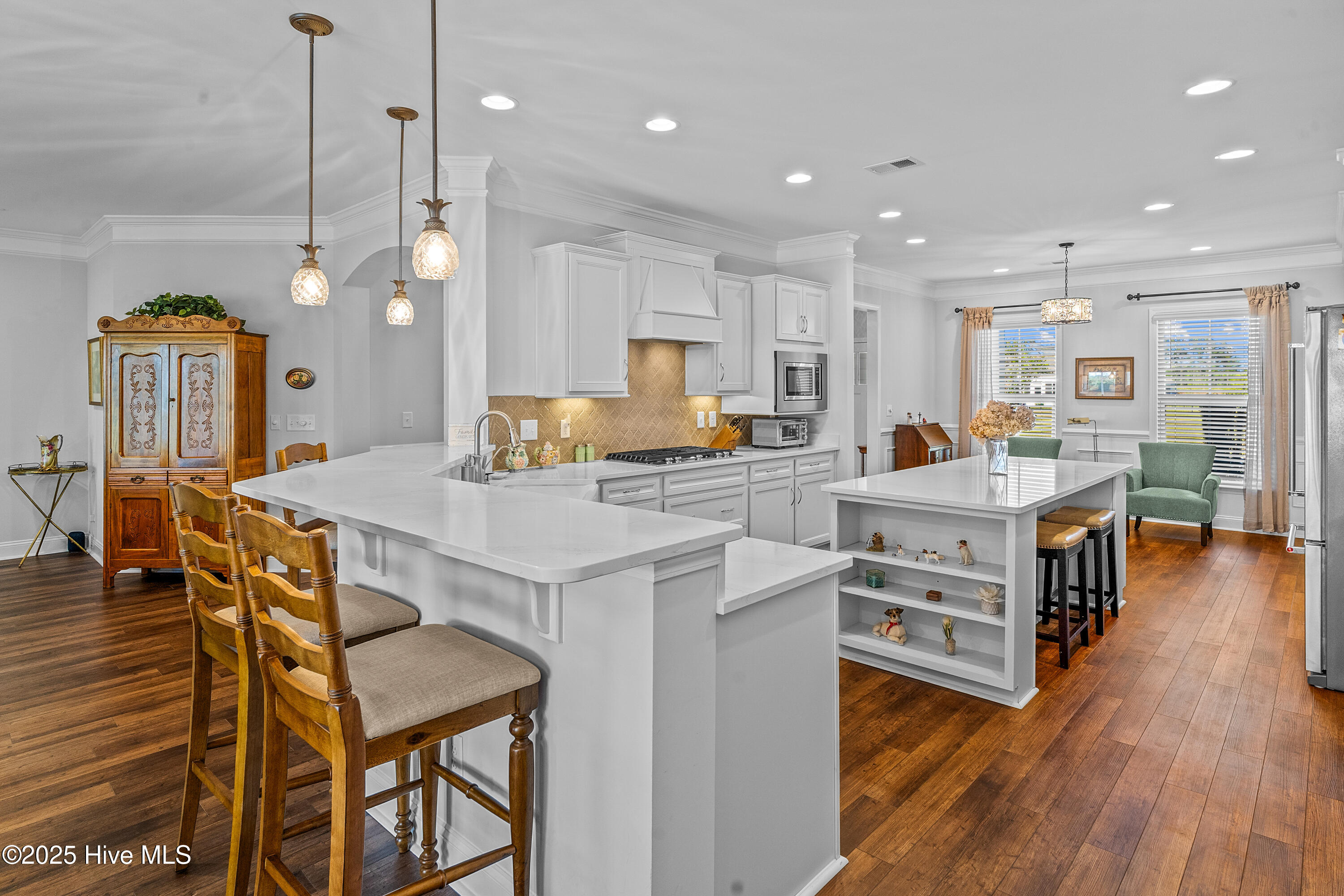 100502305 | Photo 15