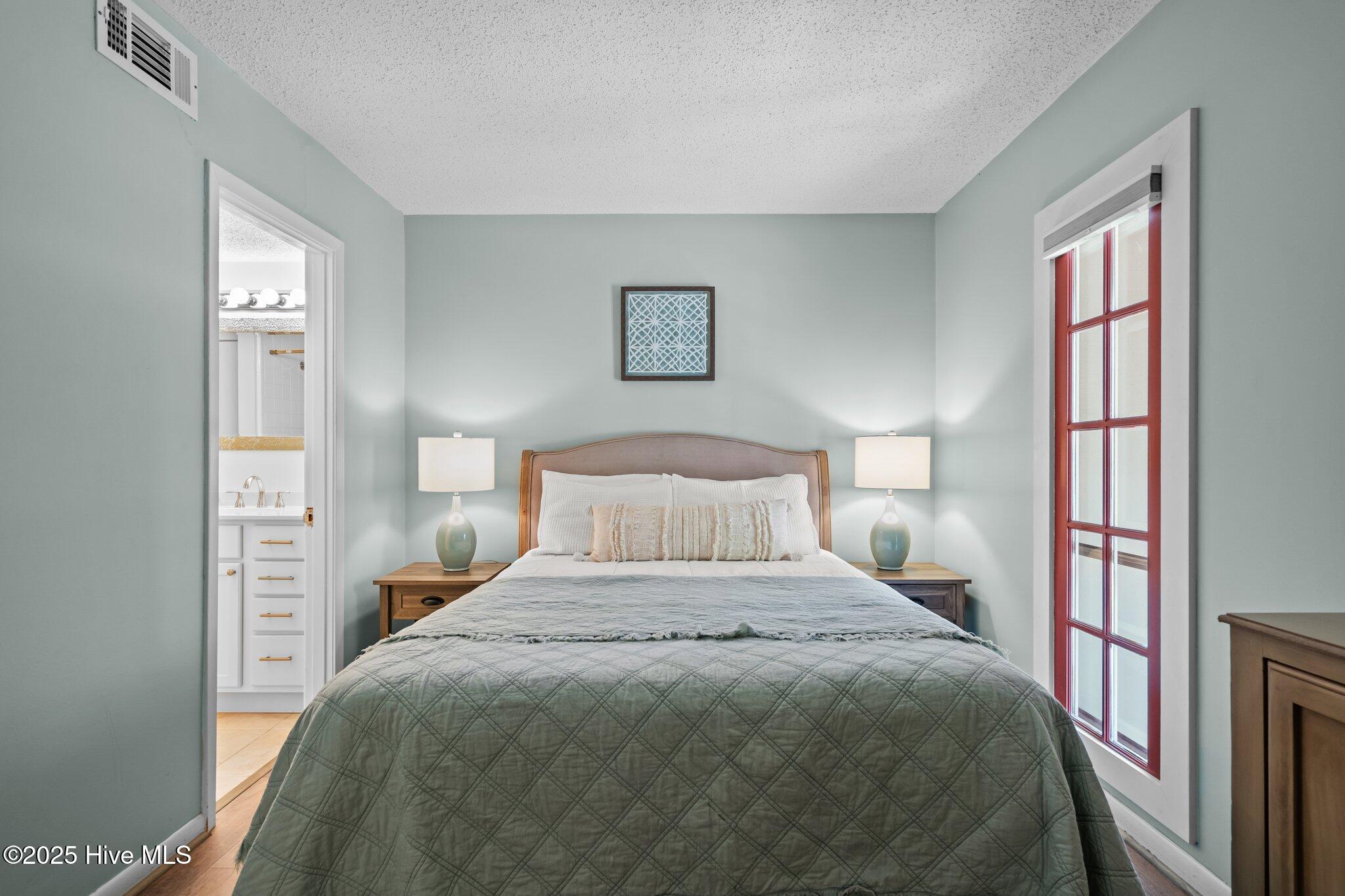 5 Pine Tree Road 211