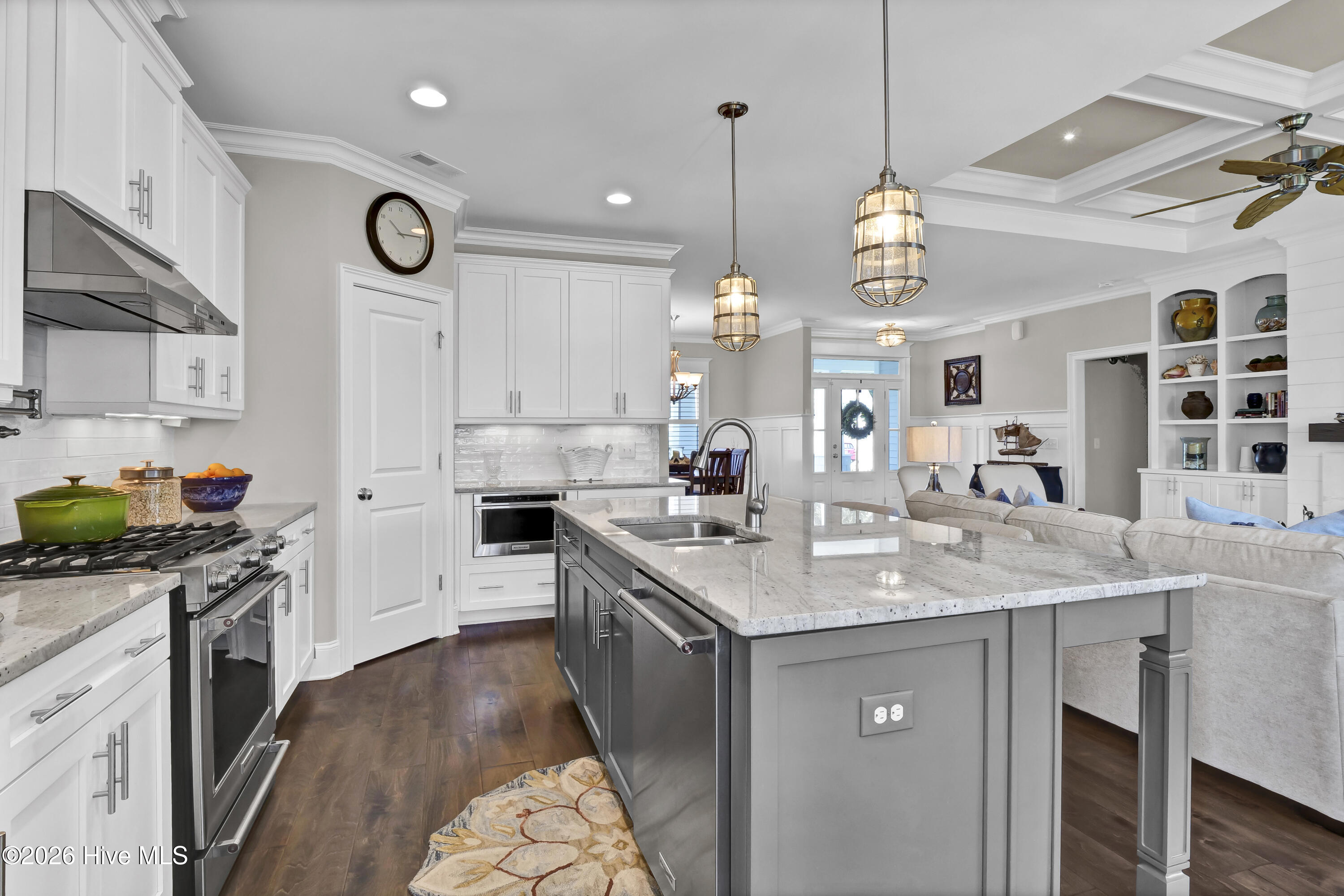 100569148 | Photo 19